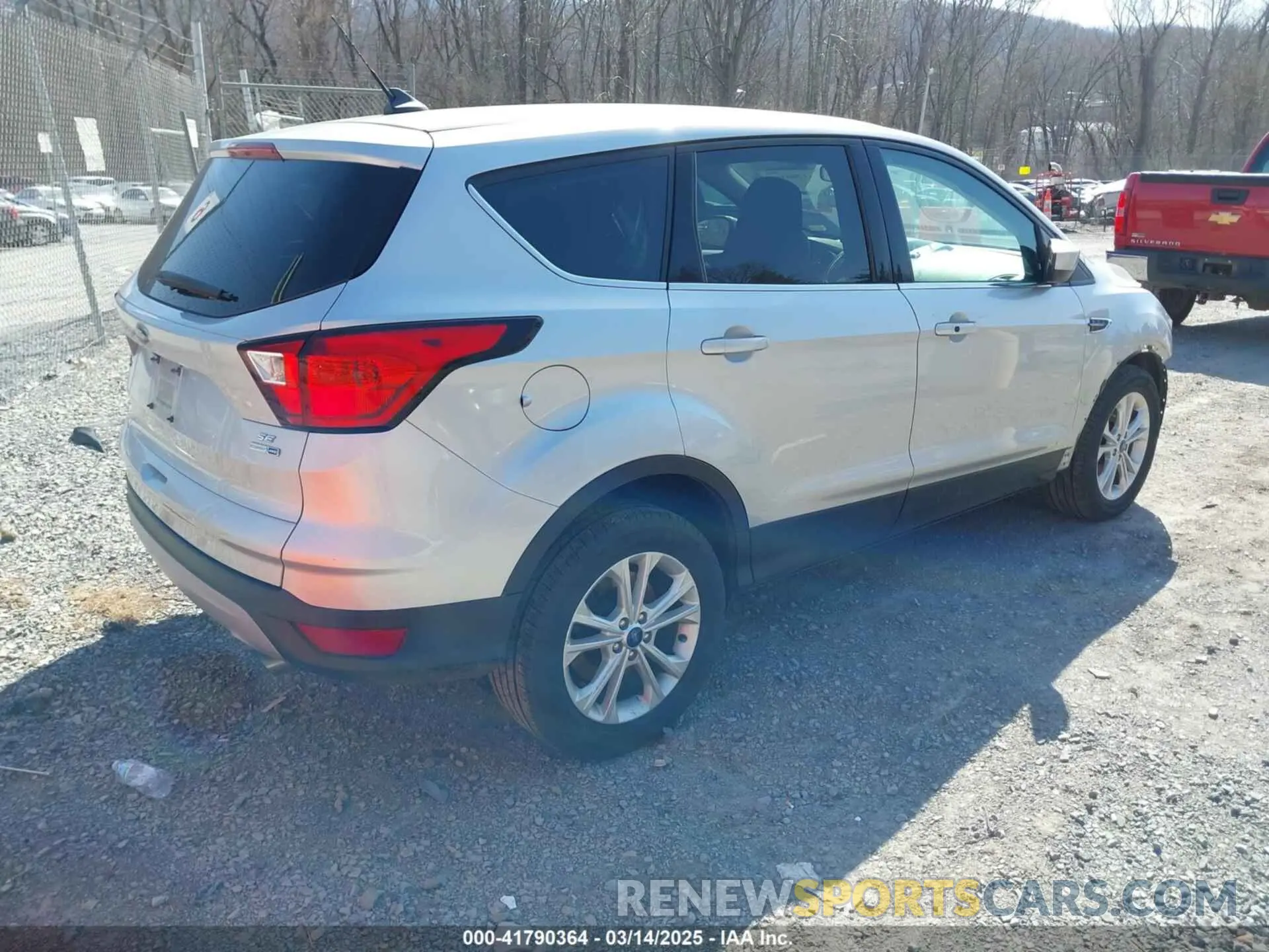 4 Photograph of a damaged car 1FMCU9GD0KUA12963 FORD ESCAPE 2019