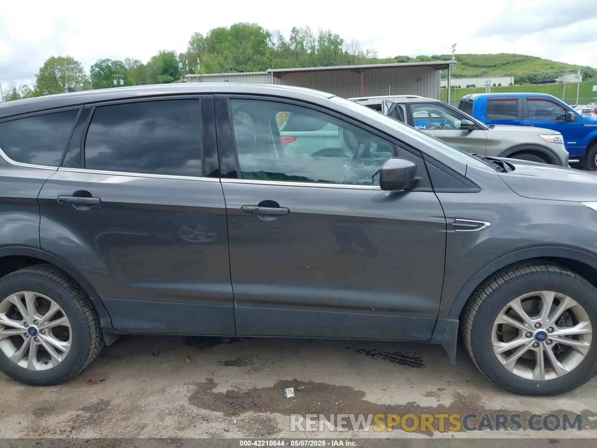 13 Photograph of a damaged car 1FMCU9GD0KUA23901 FORD ESCAPE 2019