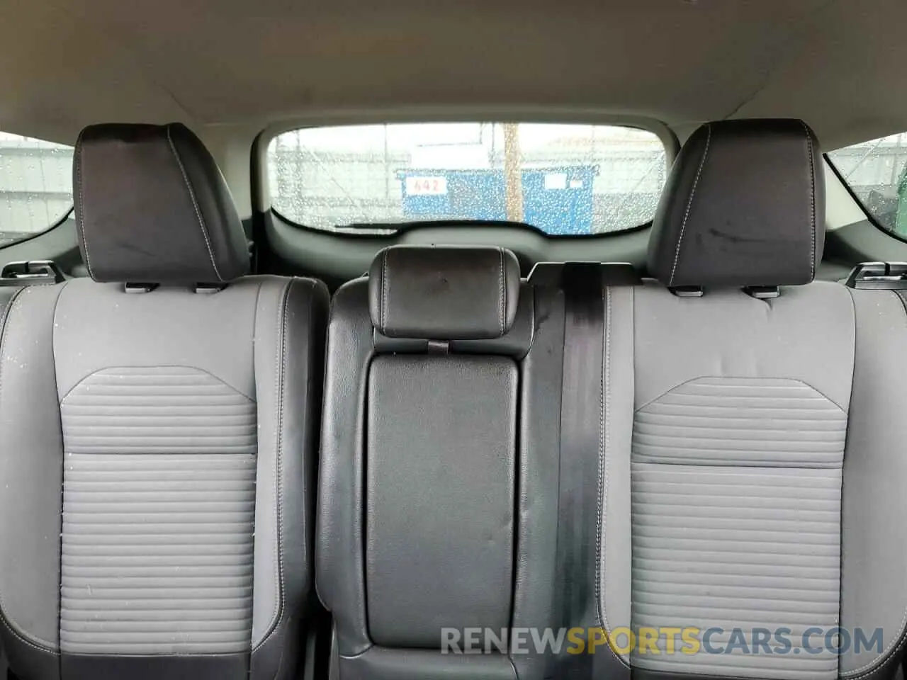 10 Photograph of a damaged car 1FMCU9GD0KUA28161 FORD ESCAPE 2019