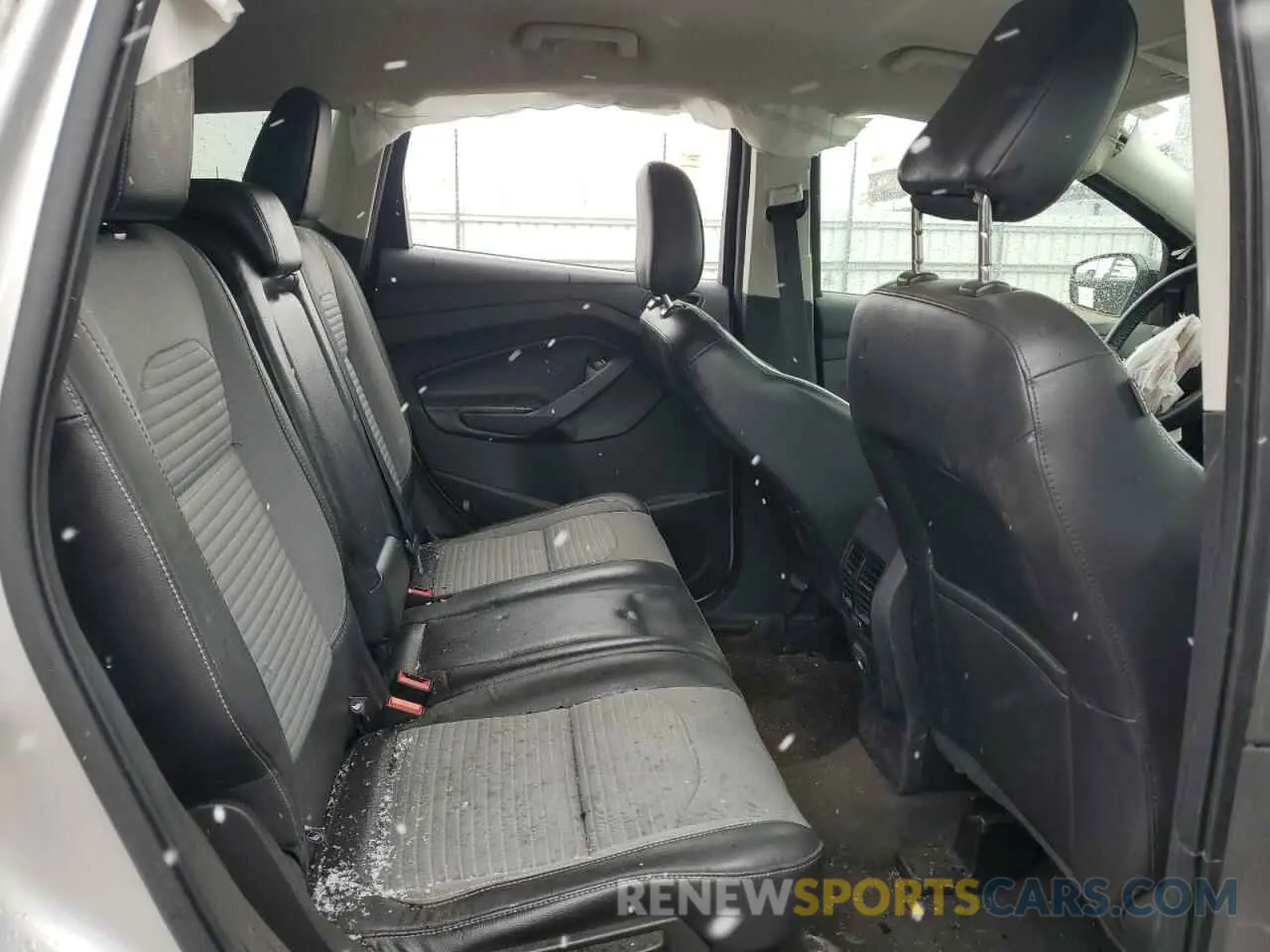 11 Photograph of a damaged car 1FMCU9GD0KUA28161 FORD ESCAPE 2019