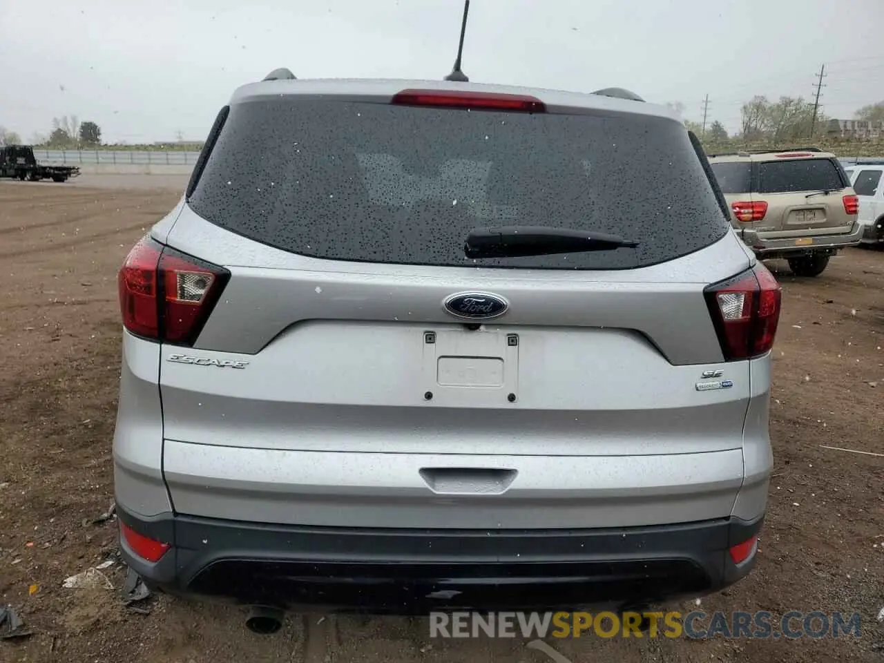6 Photograph of a damaged car 1FMCU9GD0KUA28161 FORD ESCAPE 2019