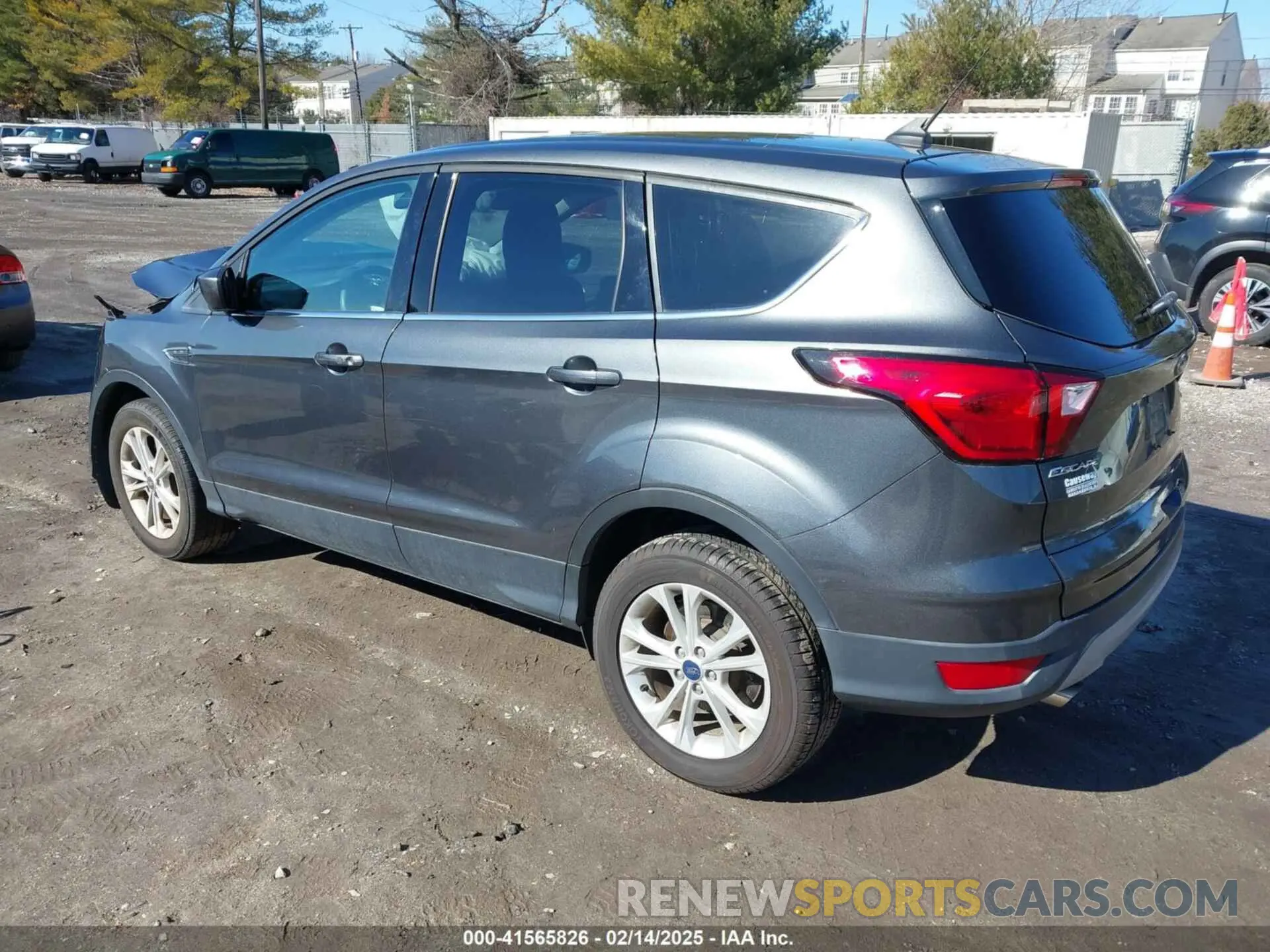 3 Photograph of a damaged car 1FMCU9GD0KUA57966 FORD ESCAPE 2019