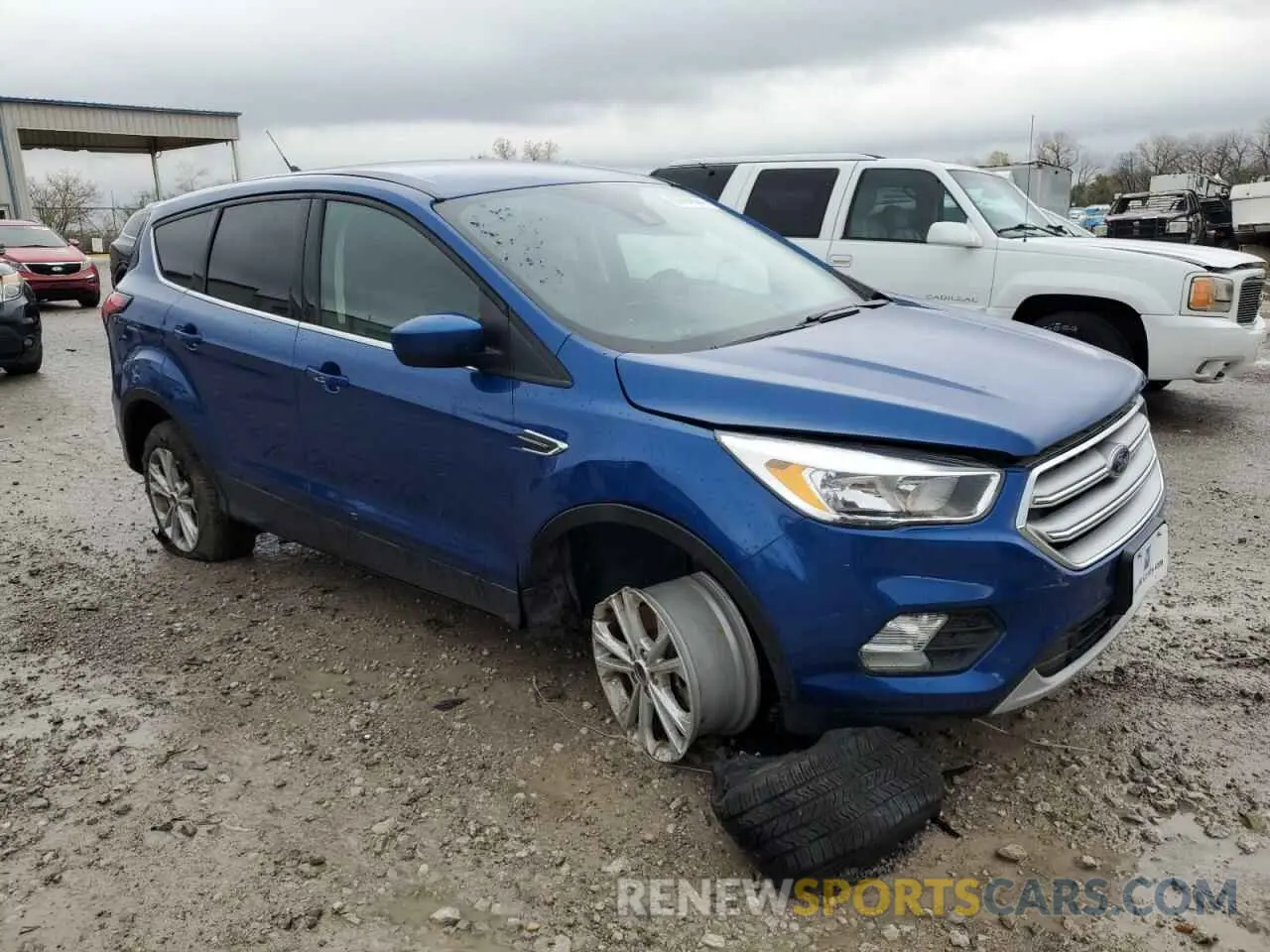 4 Photograph of a damaged car 1FMCU9GD0KUA65095 FORD ESCAPE 2019