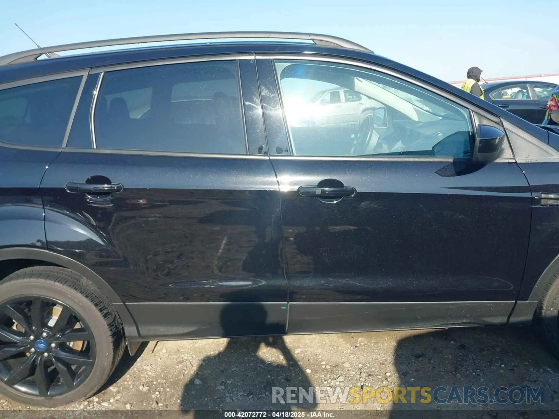 13 Photograph of a damaged car 1FMCU9GD0KUA67526 FORD ESCAPE 2019