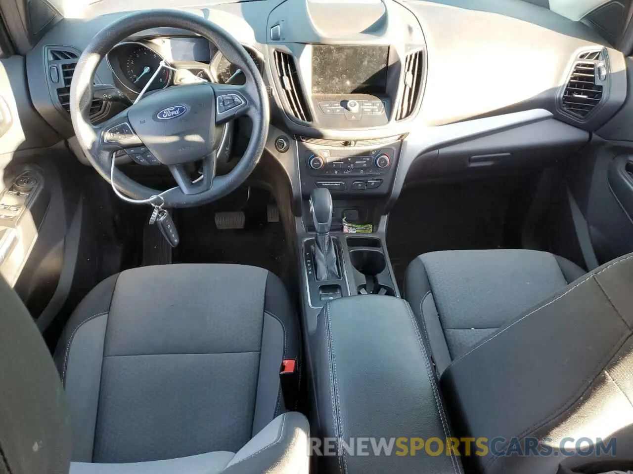 8 Photograph of a damaged car 1FMCU9GD0KUA71317 FORD ESCAPE 2019