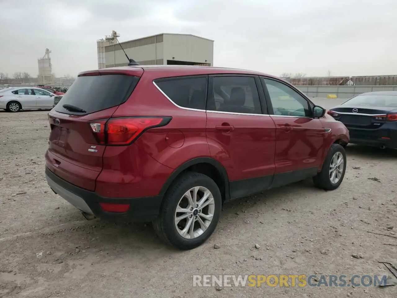 3 Photograph of a damaged car 1FMCU9GD0KUA71415 FORD ESCAPE 2019