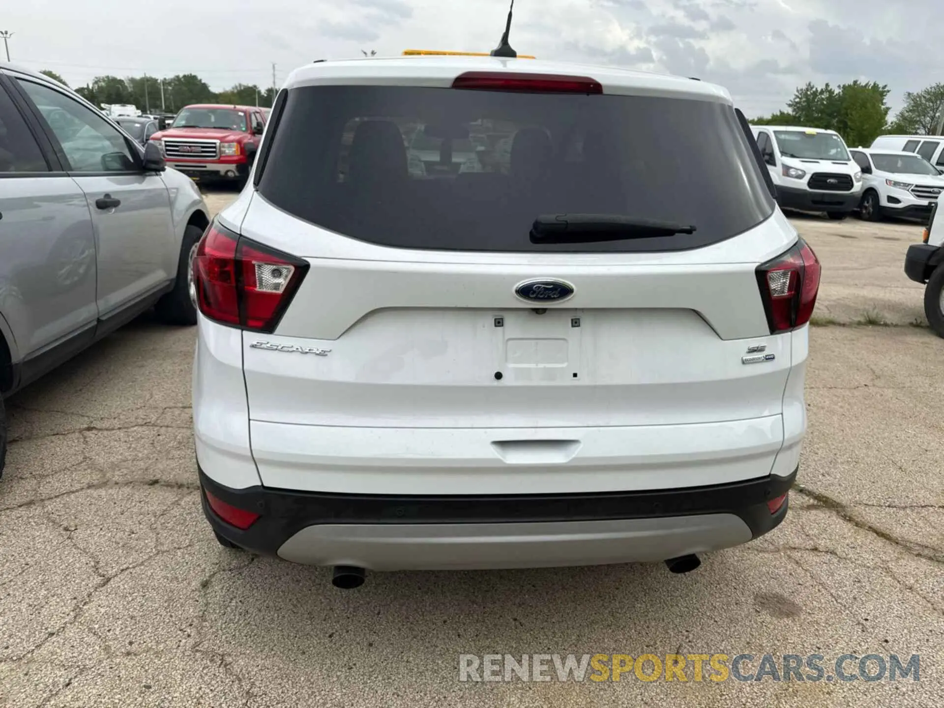 12 Photograph of a damaged car 1FMCU9GD0KUA75707 FORD ESCAPE 2019