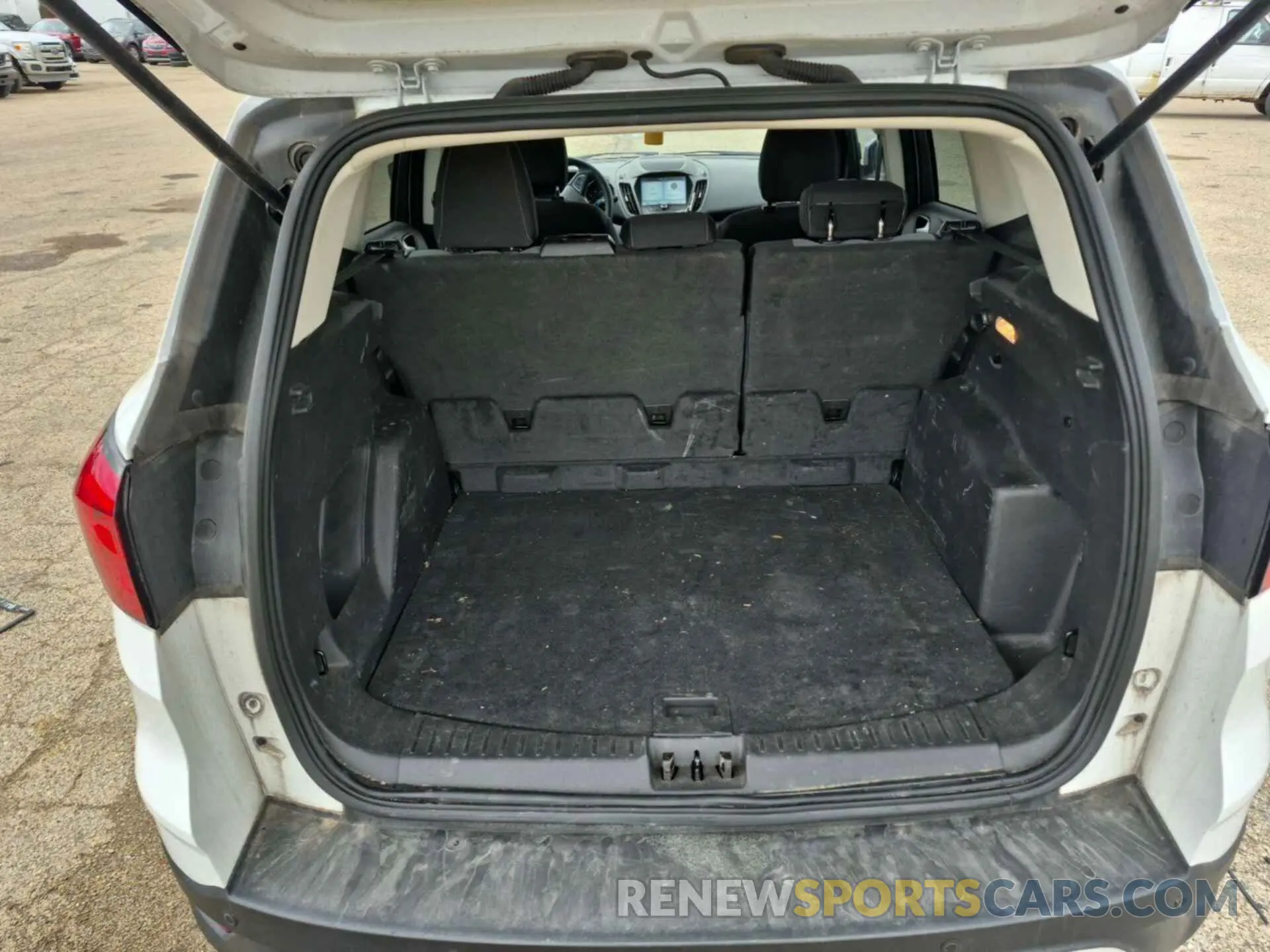 2 Photograph of a damaged car 1FMCU9GD0KUA75707 FORD ESCAPE 2019