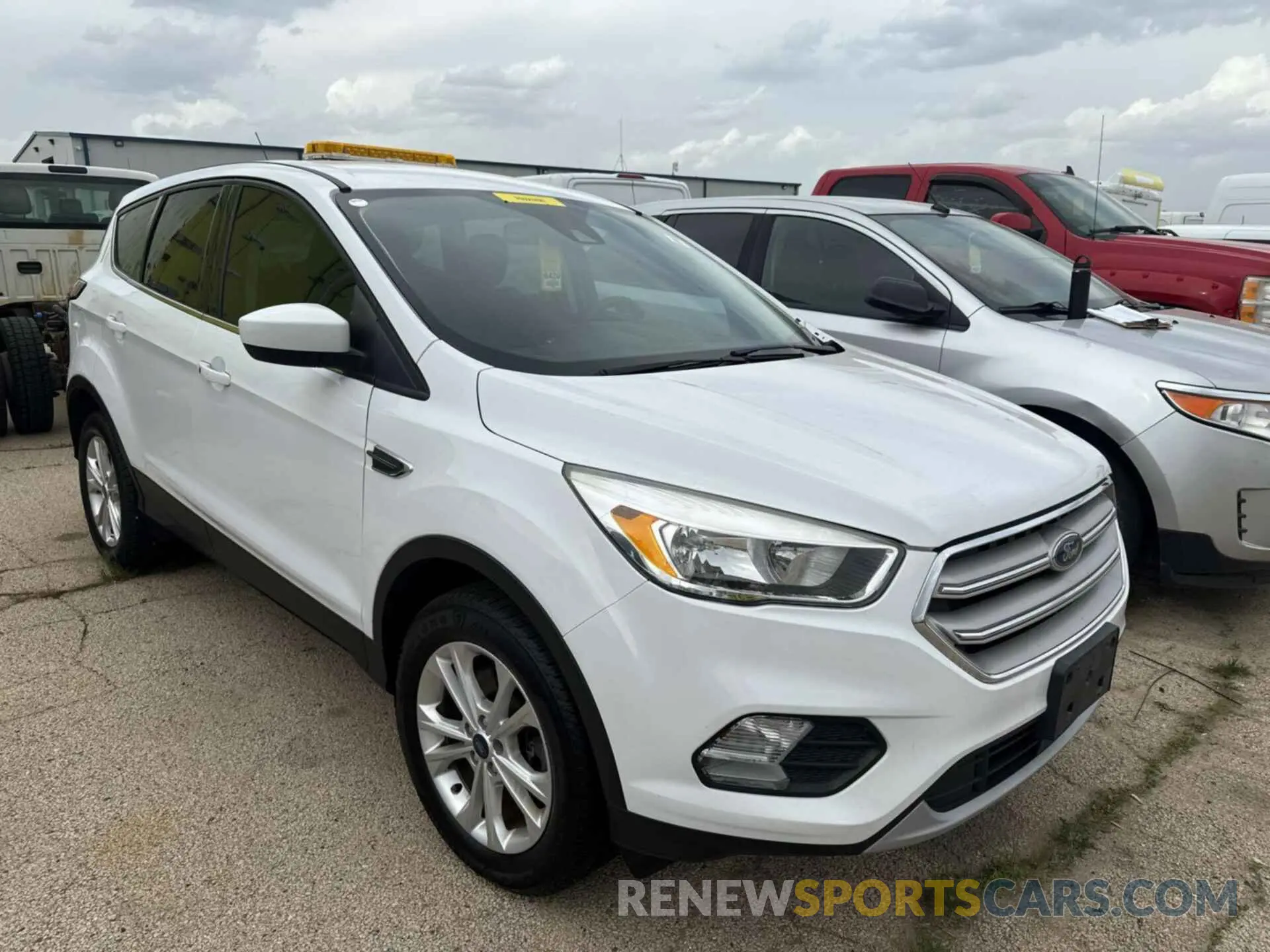 21 Photograph of a damaged car 1FMCU9GD0KUA75707 FORD ESCAPE 2019