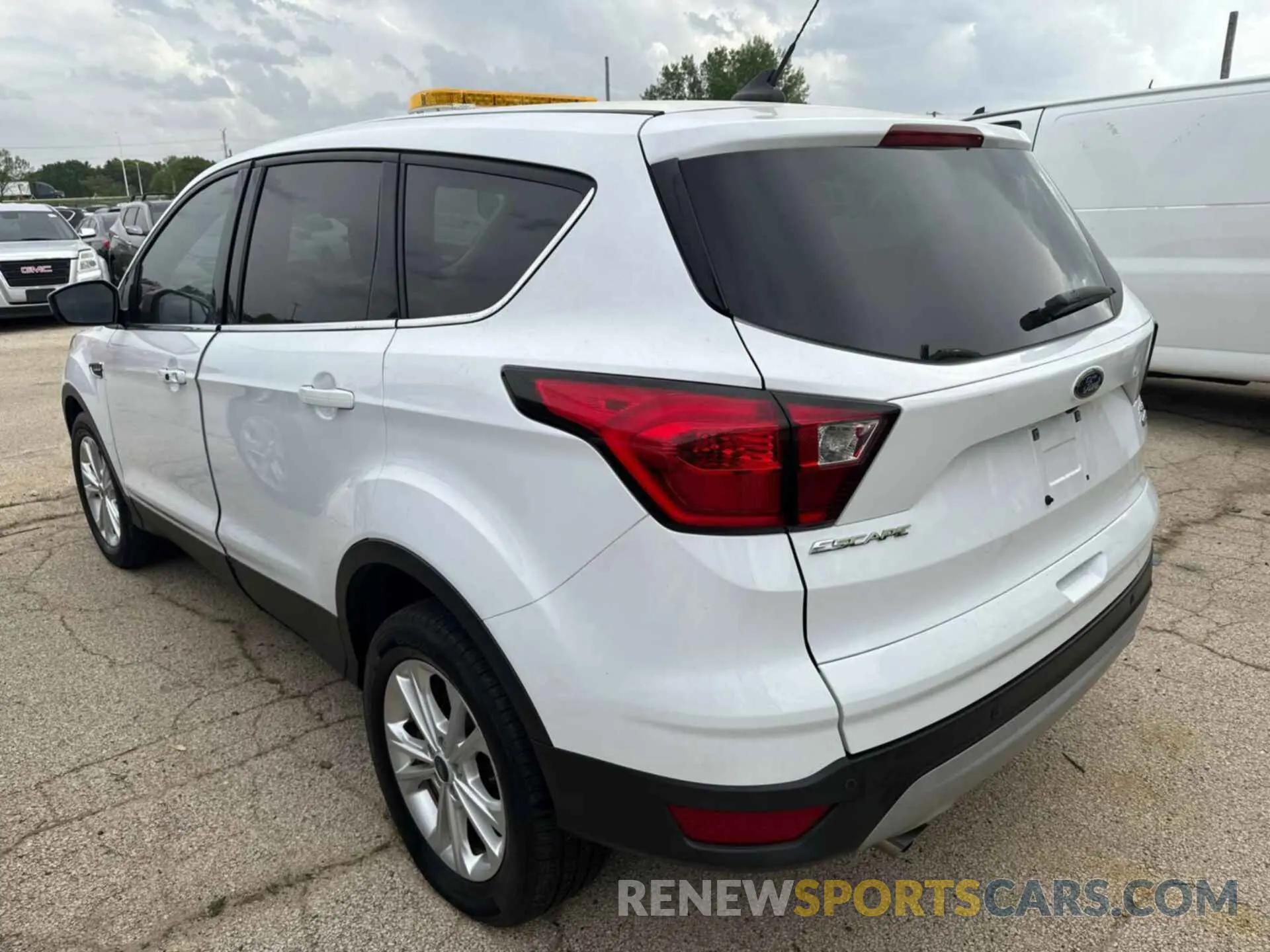 22 Photograph of a damaged car 1FMCU9GD0KUA75707 FORD ESCAPE 2019