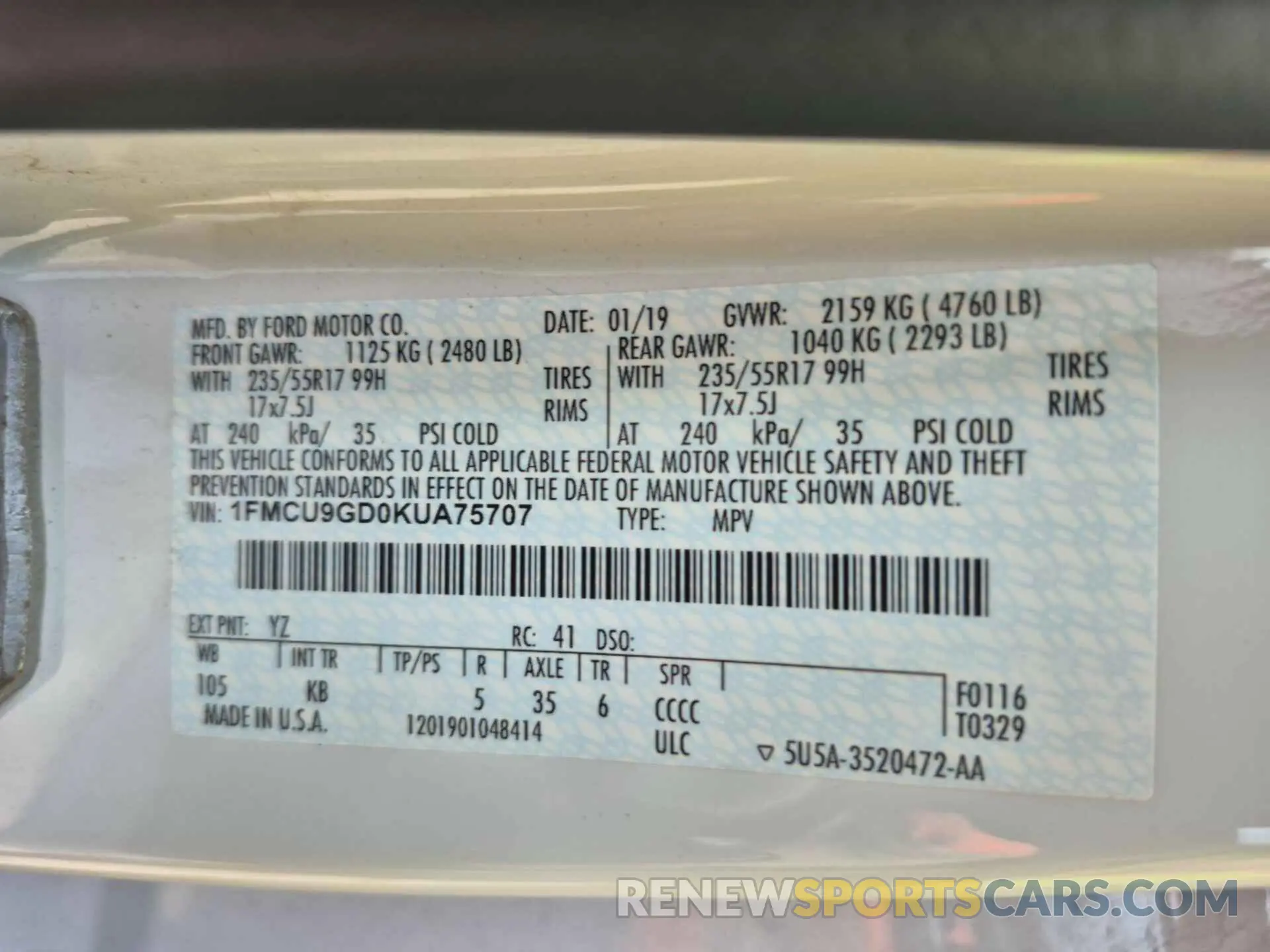 29 Photograph of a damaged car 1FMCU9GD0KUA75707 FORD ESCAPE 2019