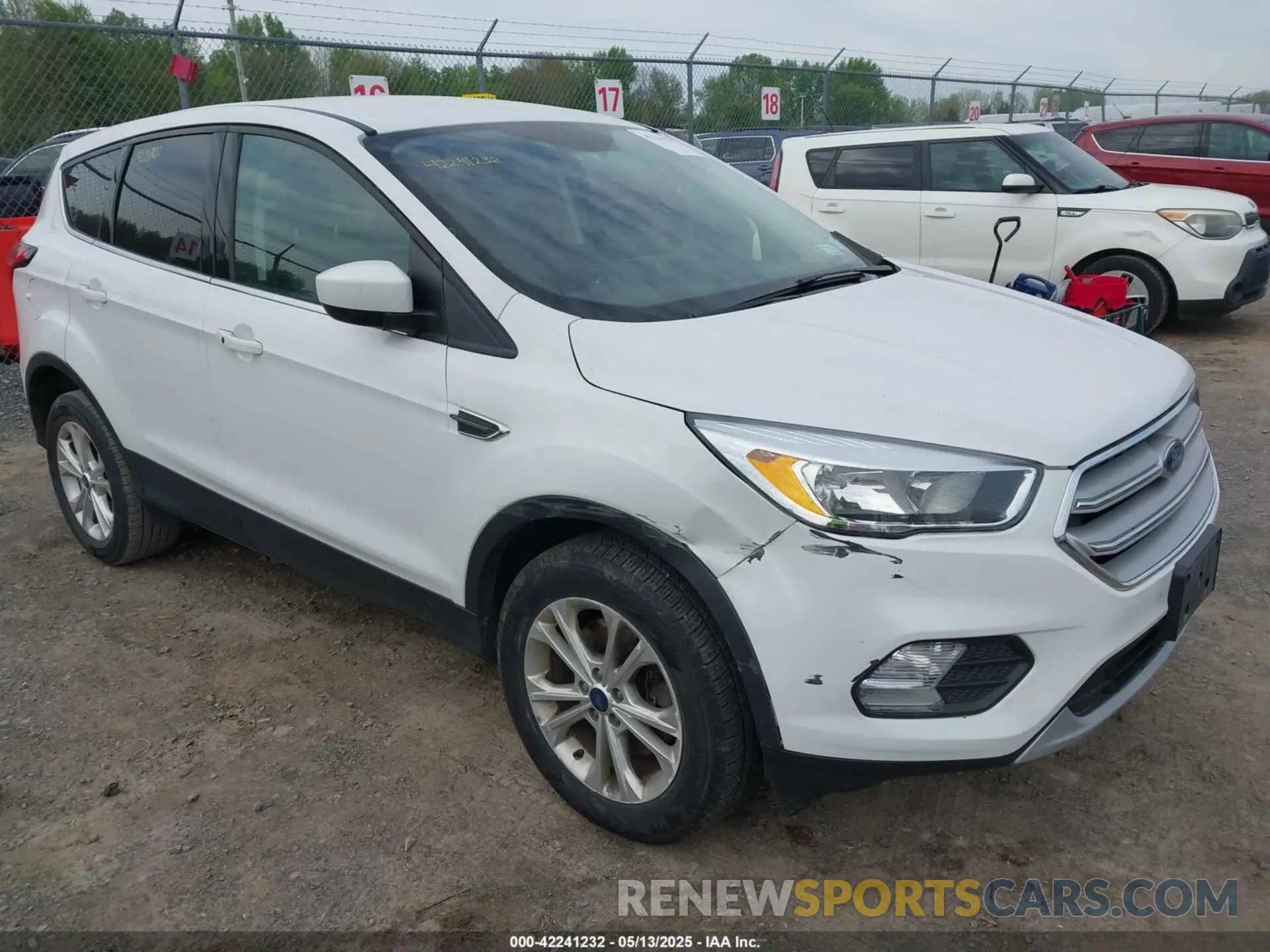 1 Photograph of a damaged car 1FMCU9GD0KUA85184 FORD ESCAPE 2019