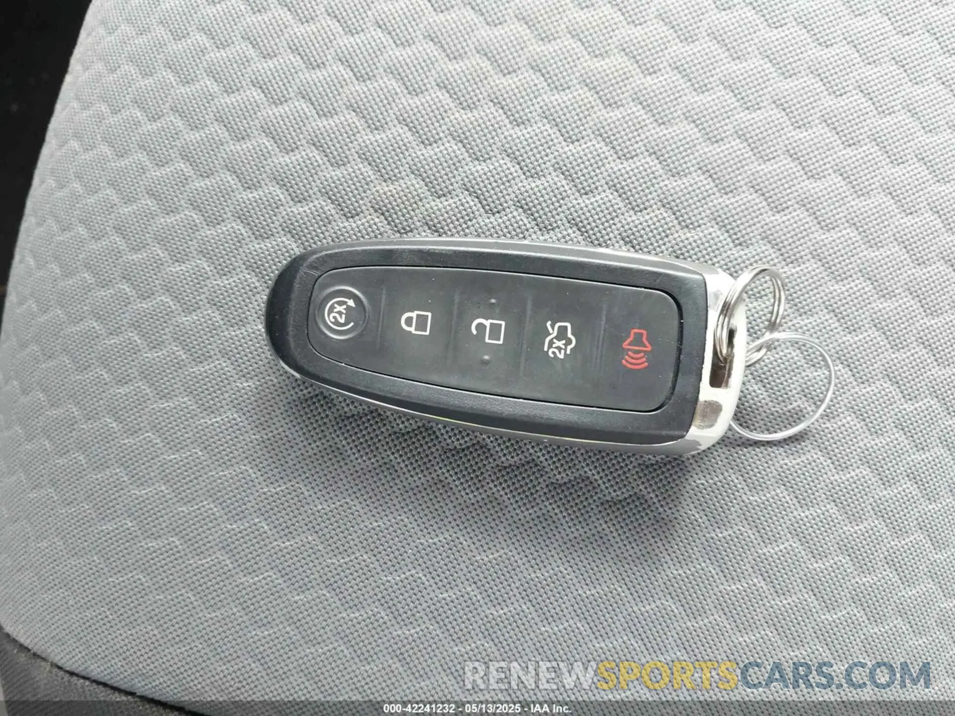 11 Photograph of a damaged car 1FMCU9GD0KUA85184 FORD ESCAPE 2019