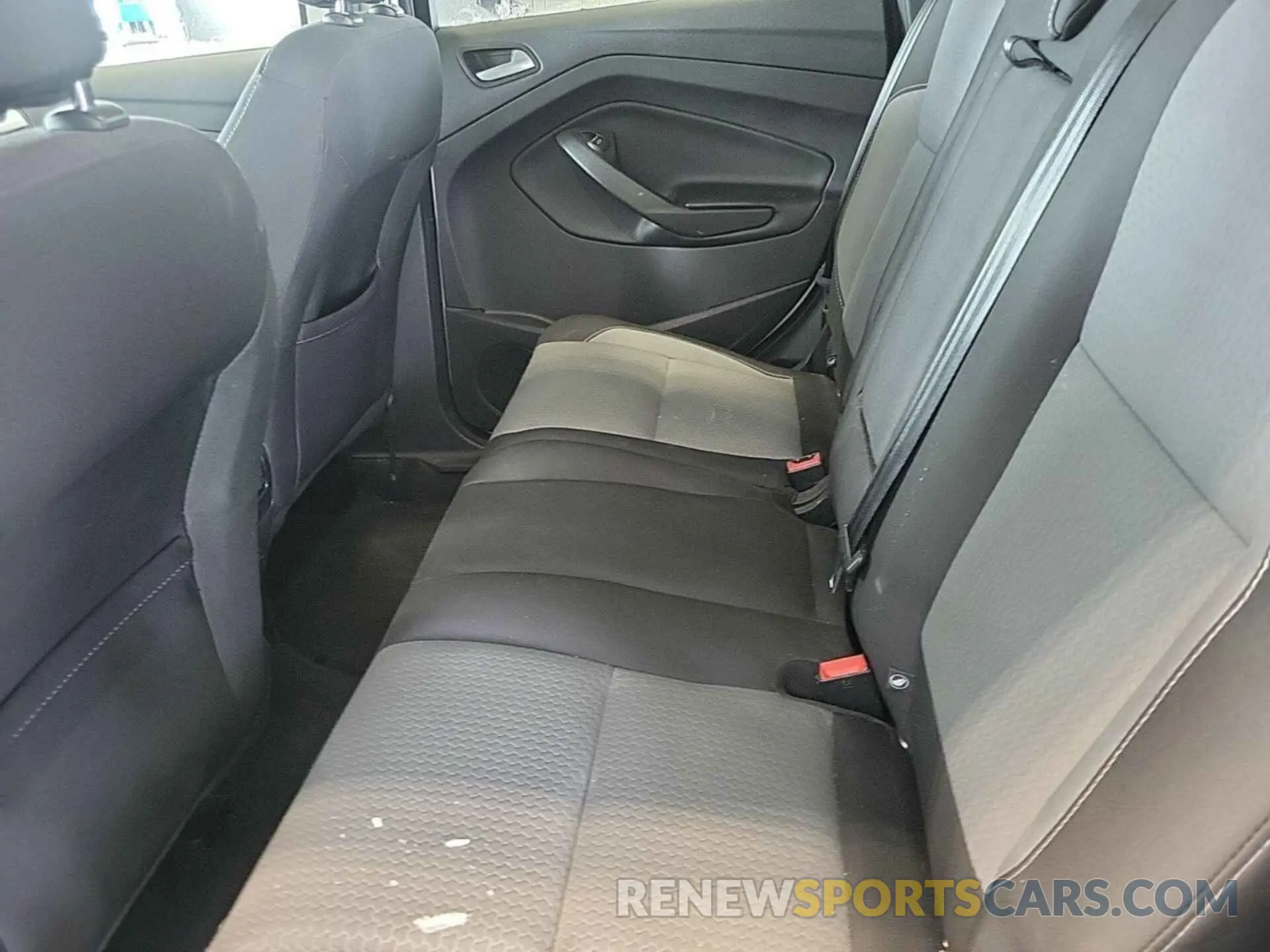 16 Photograph of a damaged car 1FMCU9GD0KUB11878 FORD ESCAPE 2019