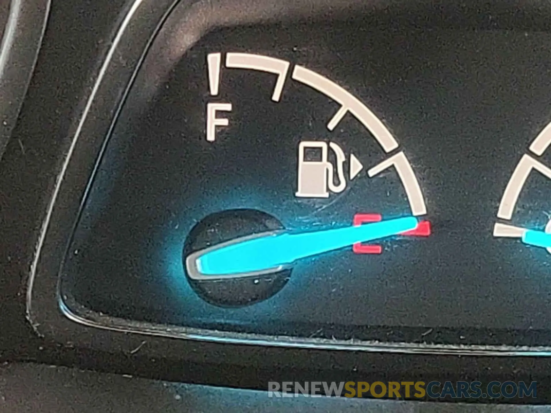 8 Photograph of a damaged car 1FMCU9GD0KUB11878 FORD ESCAPE 2019