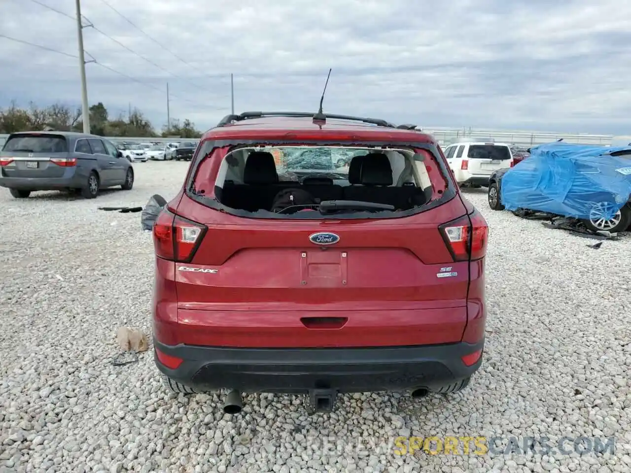 6 Photograph of a damaged car 1FMCU9GD0KUB28860 FORD ESCAPE 2019