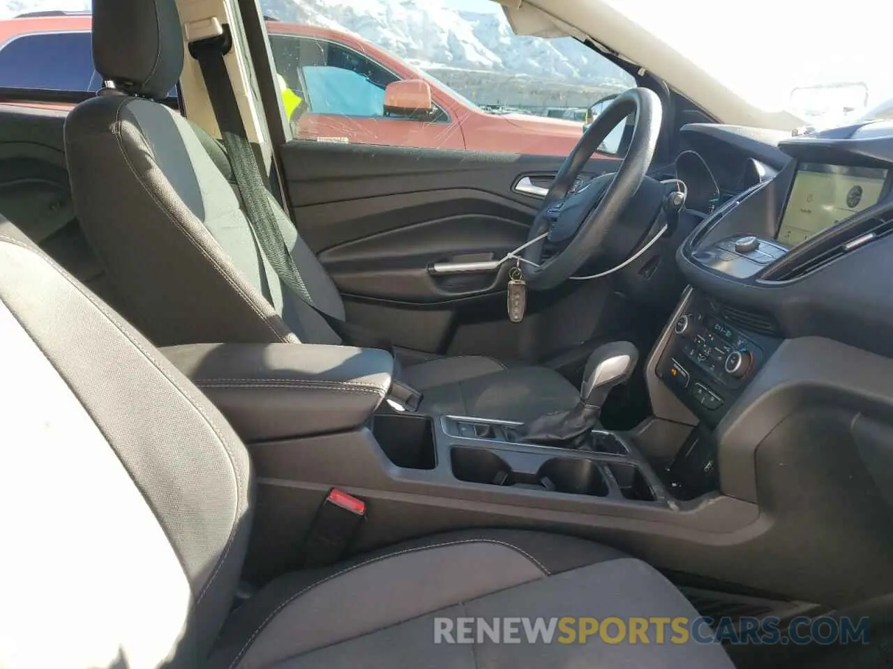7 Photograph of a damaged car 1FMCU9GD0KUB39180 FORD ESCAPE 2019