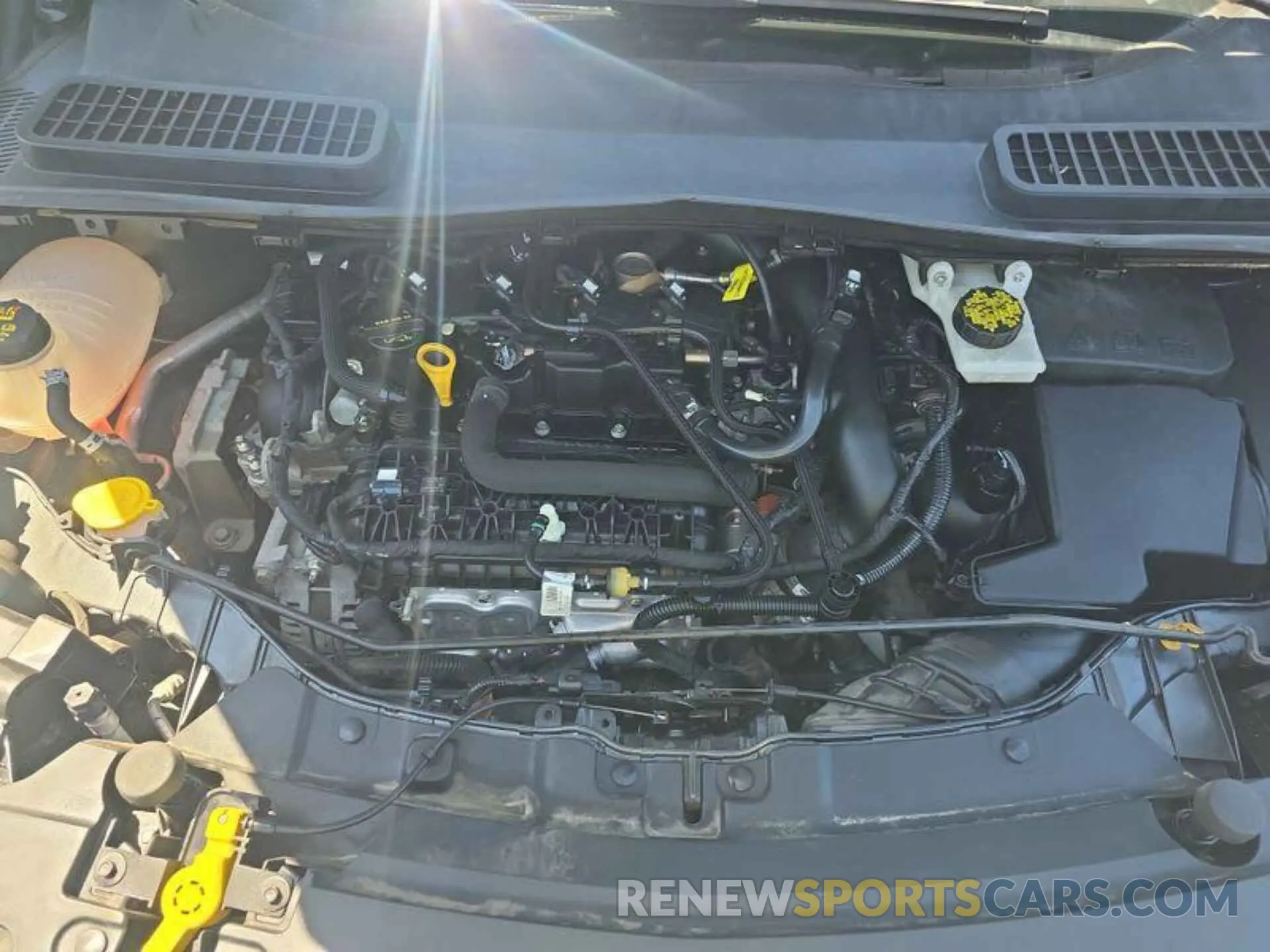 1 Photograph of a damaged car 1FMCU9GD0KUB64984 FORD ESCAPE 2019
