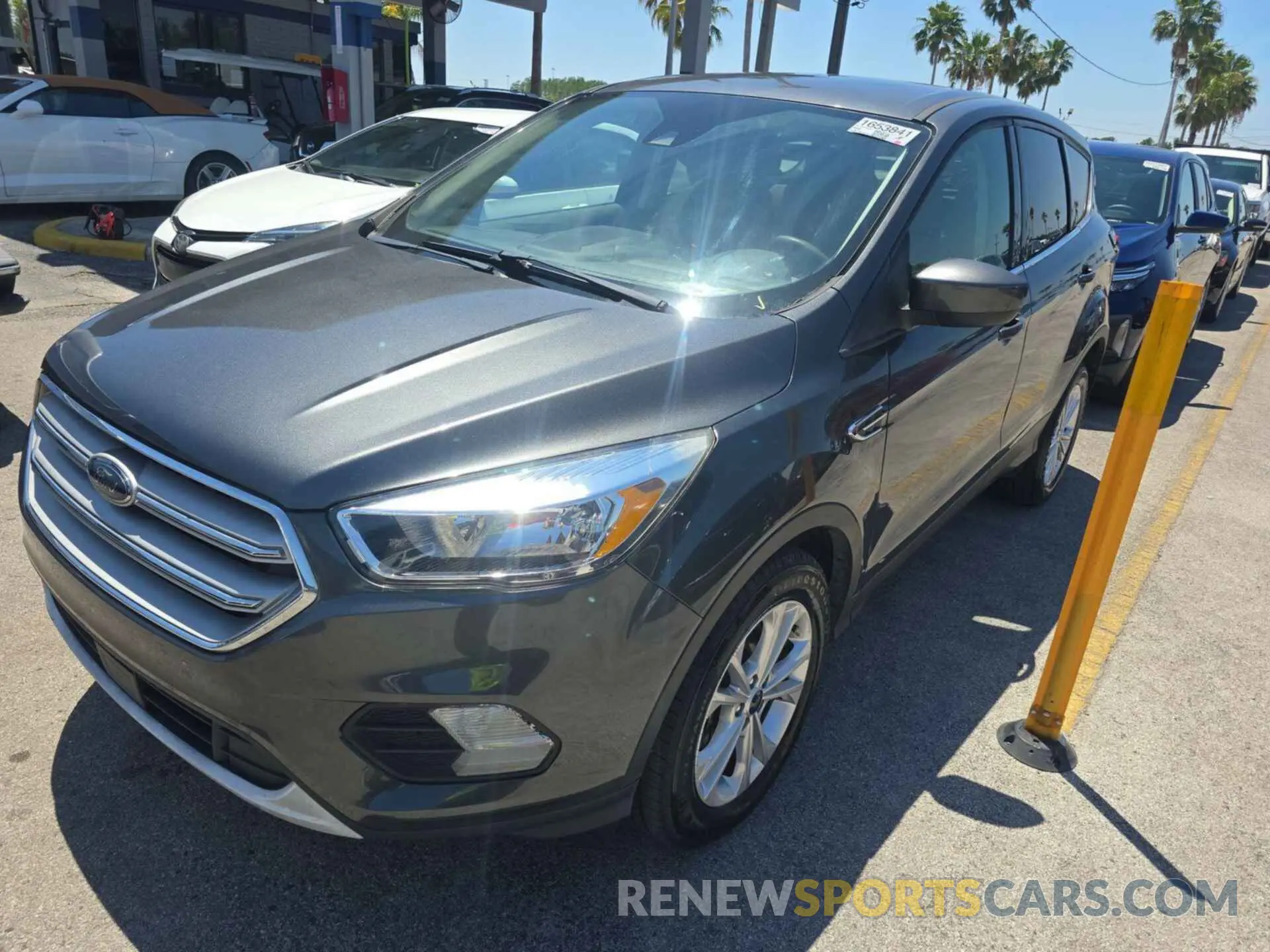 19 Photograph of a damaged car 1FMCU9GD0KUB64984 FORD ESCAPE 2019