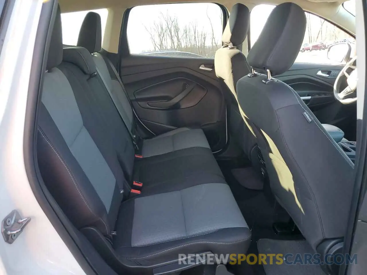 11 Photograph of a damaged car 1FMCU9GD0KUB73846 FORD ESCAPE 2019