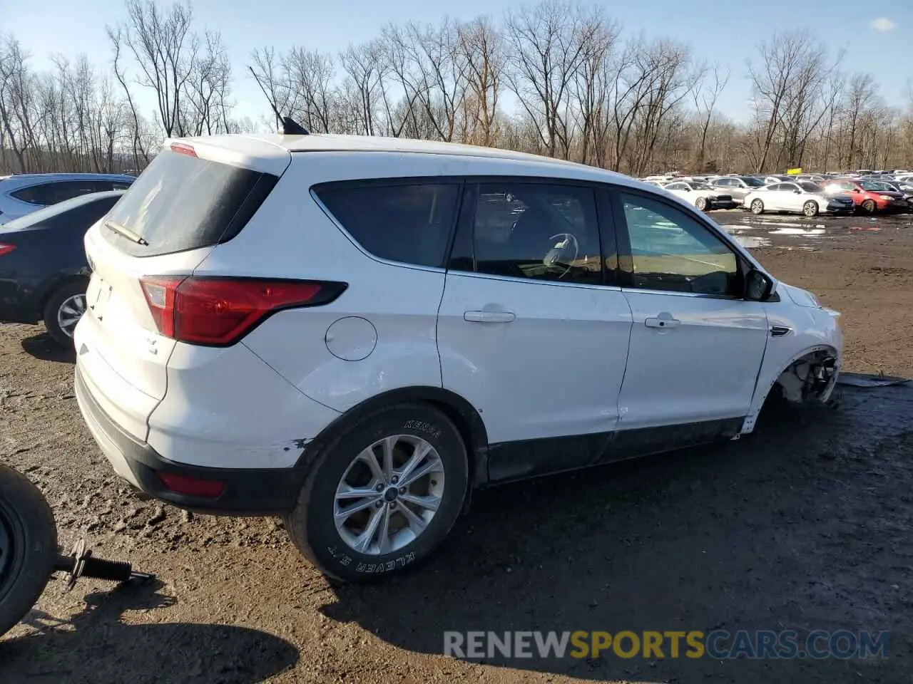 3 Photograph of a damaged car 1FMCU9GD0KUB73846 FORD ESCAPE 2019