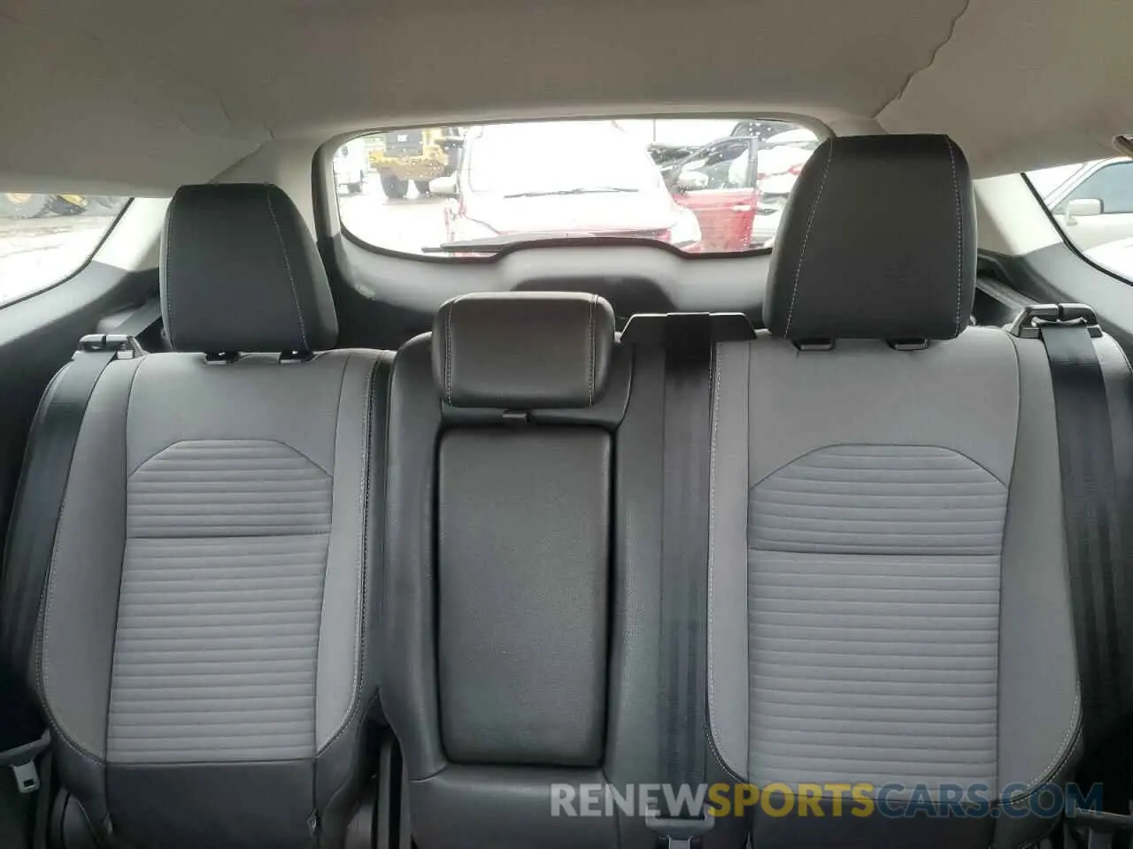 10 Photograph of a damaged car 1FMCU9GD0KUB92431 FORD ESCAPE 2019
