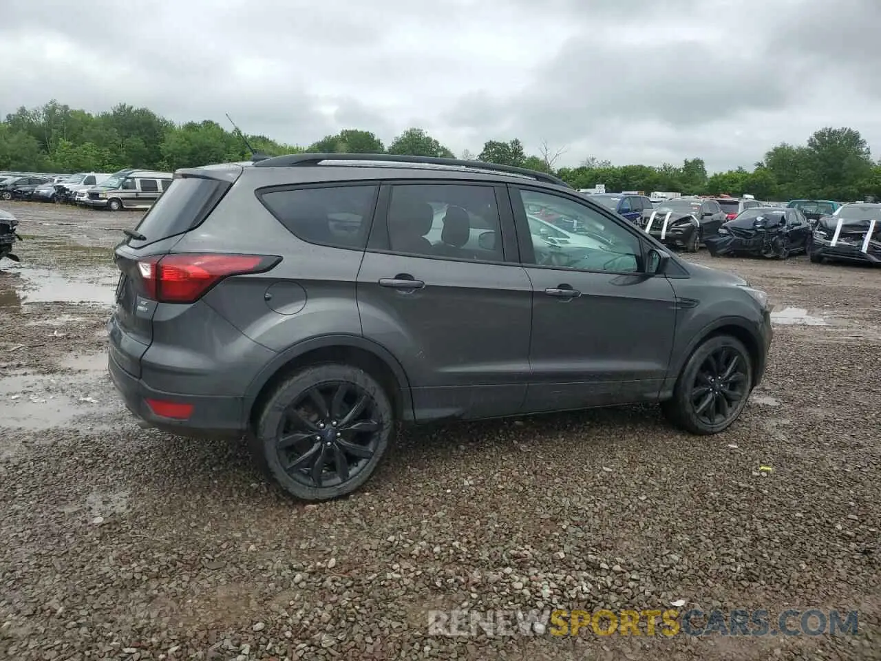 3 Photograph of a damaged car 1FMCU9GD0KUB92431 FORD ESCAPE 2019