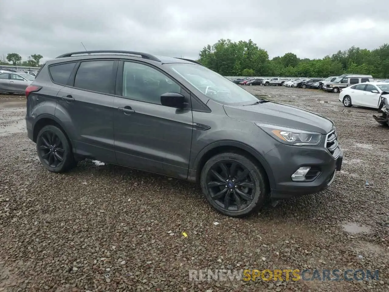 4 Photograph of a damaged car 1FMCU9GD0KUB92431 FORD ESCAPE 2019