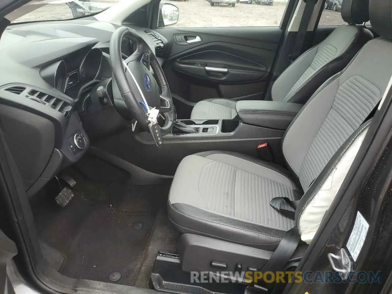 7 Photograph of a damaged car 1FMCU9GD0KUB92431 FORD ESCAPE 2019