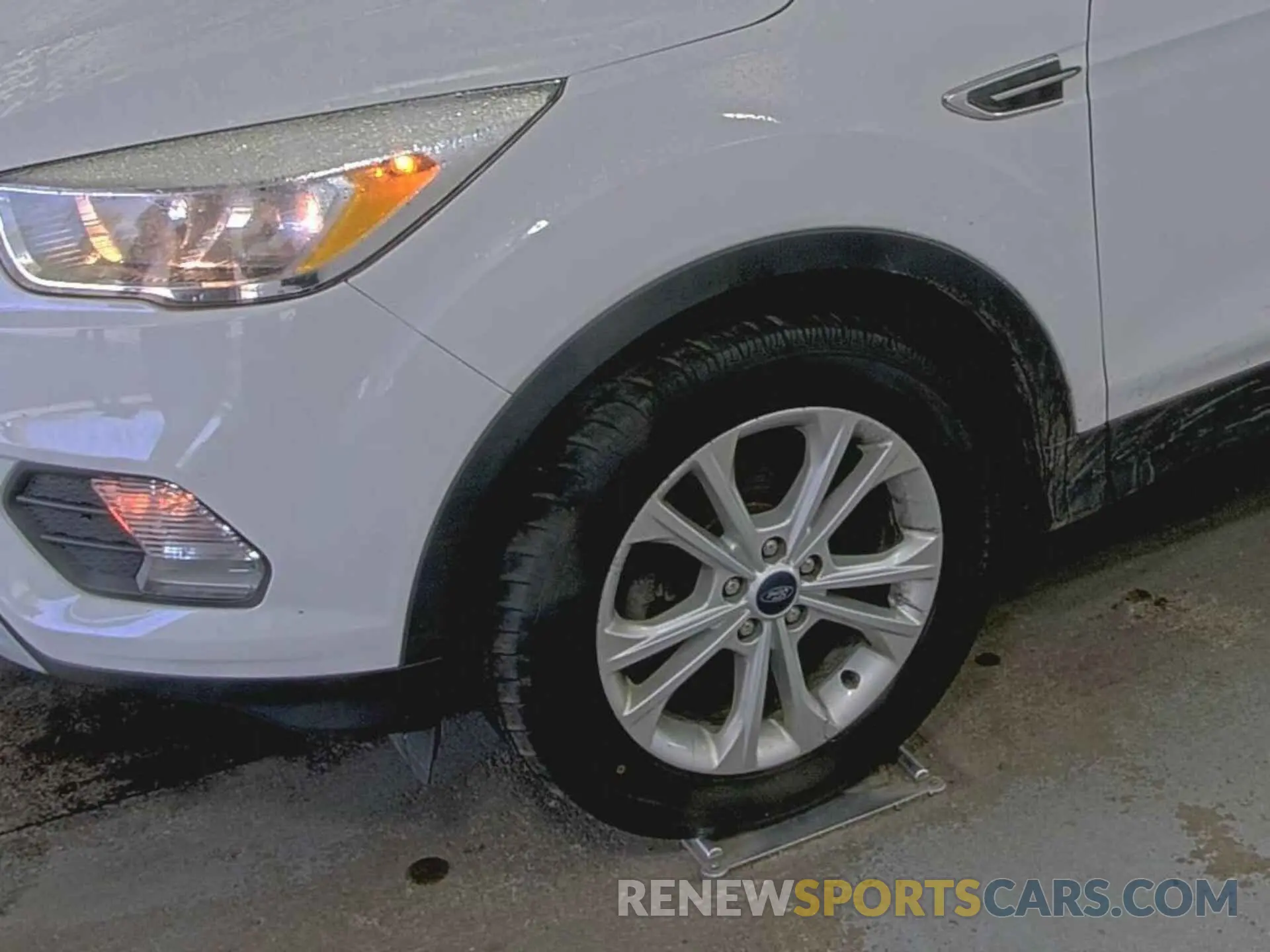 11 Photograph of a damaged car 1FMCU9GD0KUC07719 FORD ESCAPE 2019