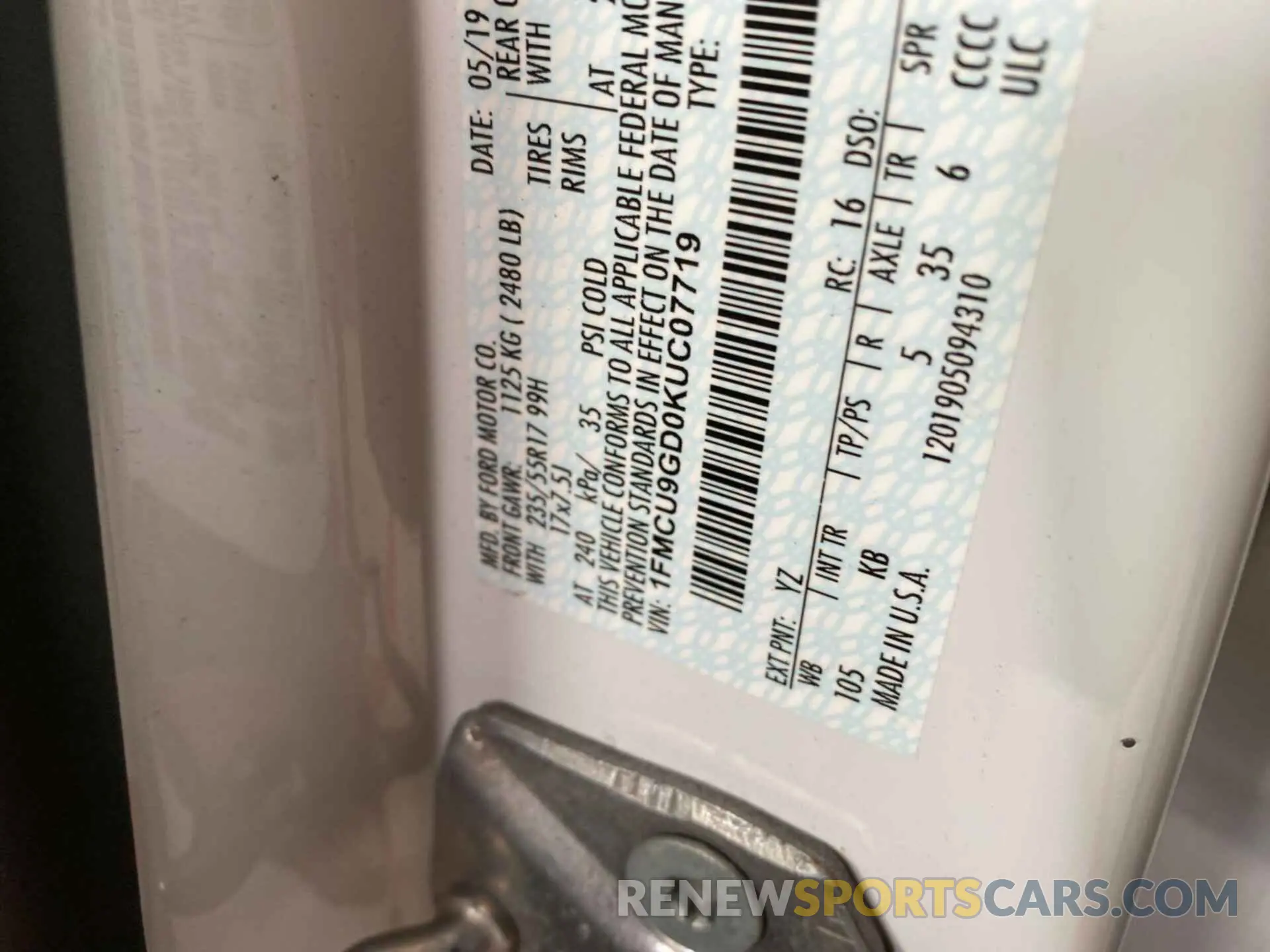 22 Photograph of a damaged car 1FMCU9GD0KUC07719 FORD ESCAPE 2019