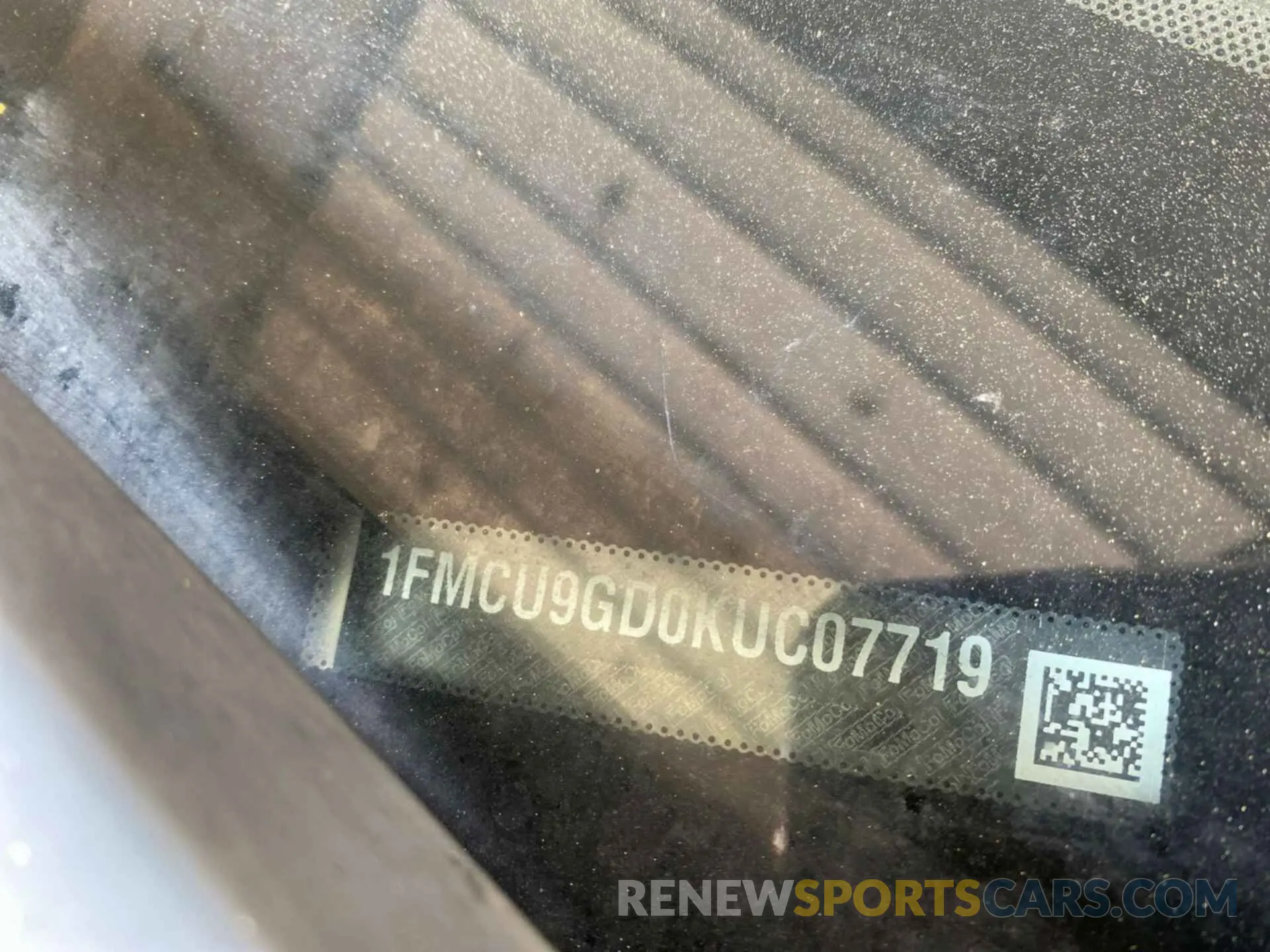 23 Photograph of a damaged car 1FMCU9GD0KUC07719 FORD ESCAPE 2019