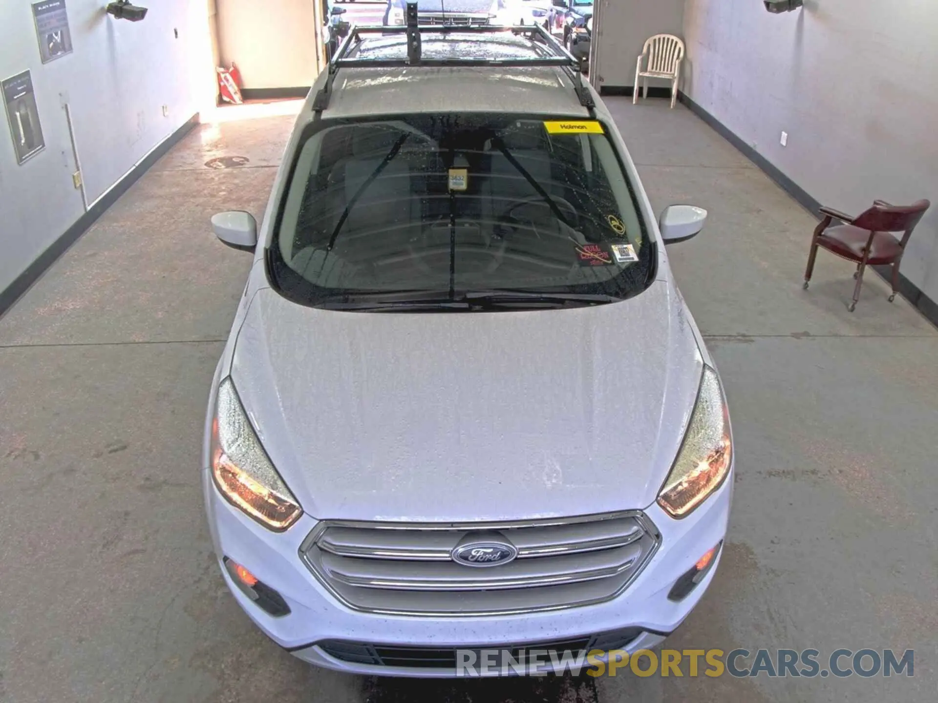 5 Photograph of a damaged car 1FMCU9GD0KUC07719 FORD ESCAPE 2019