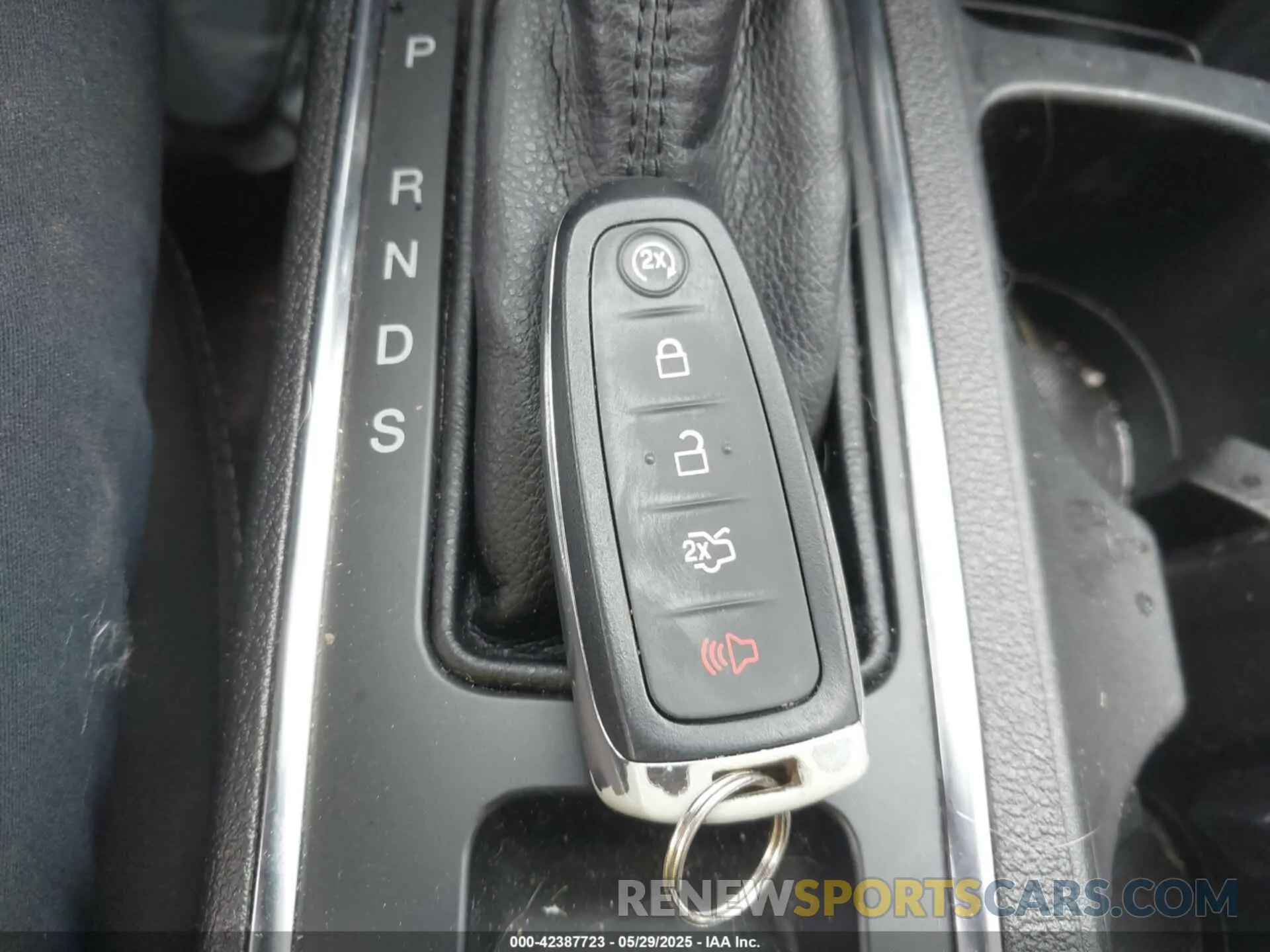 11 Photograph of a damaged car 1FMCU9GD0KUC22429 FORD ESCAPE 2019