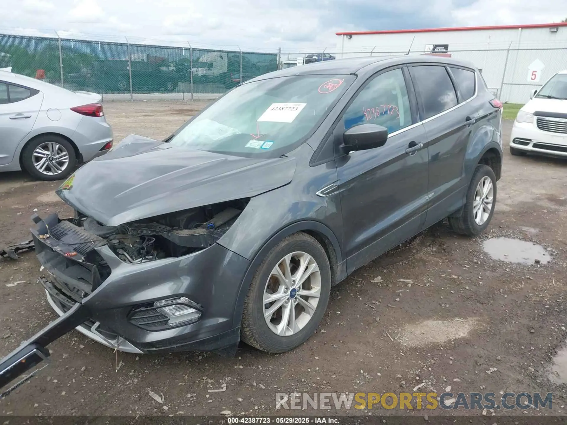 2 Photograph of a damaged car 1FMCU9GD0KUC22429 FORD ESCAPE 2019