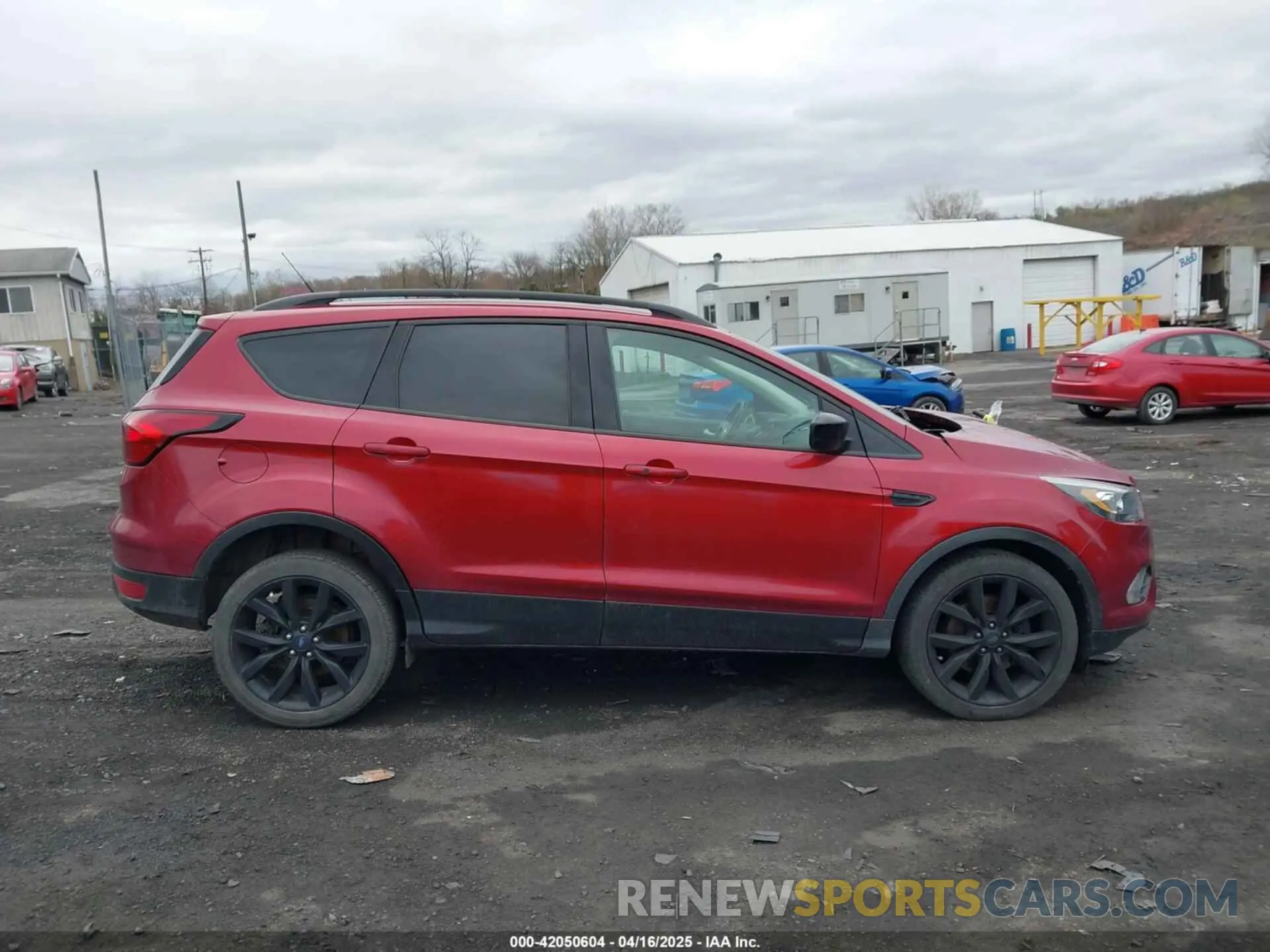 13 Photograph of a damaged car 1FMCU9GD0KUC43071 FORD ESCAPE 2019