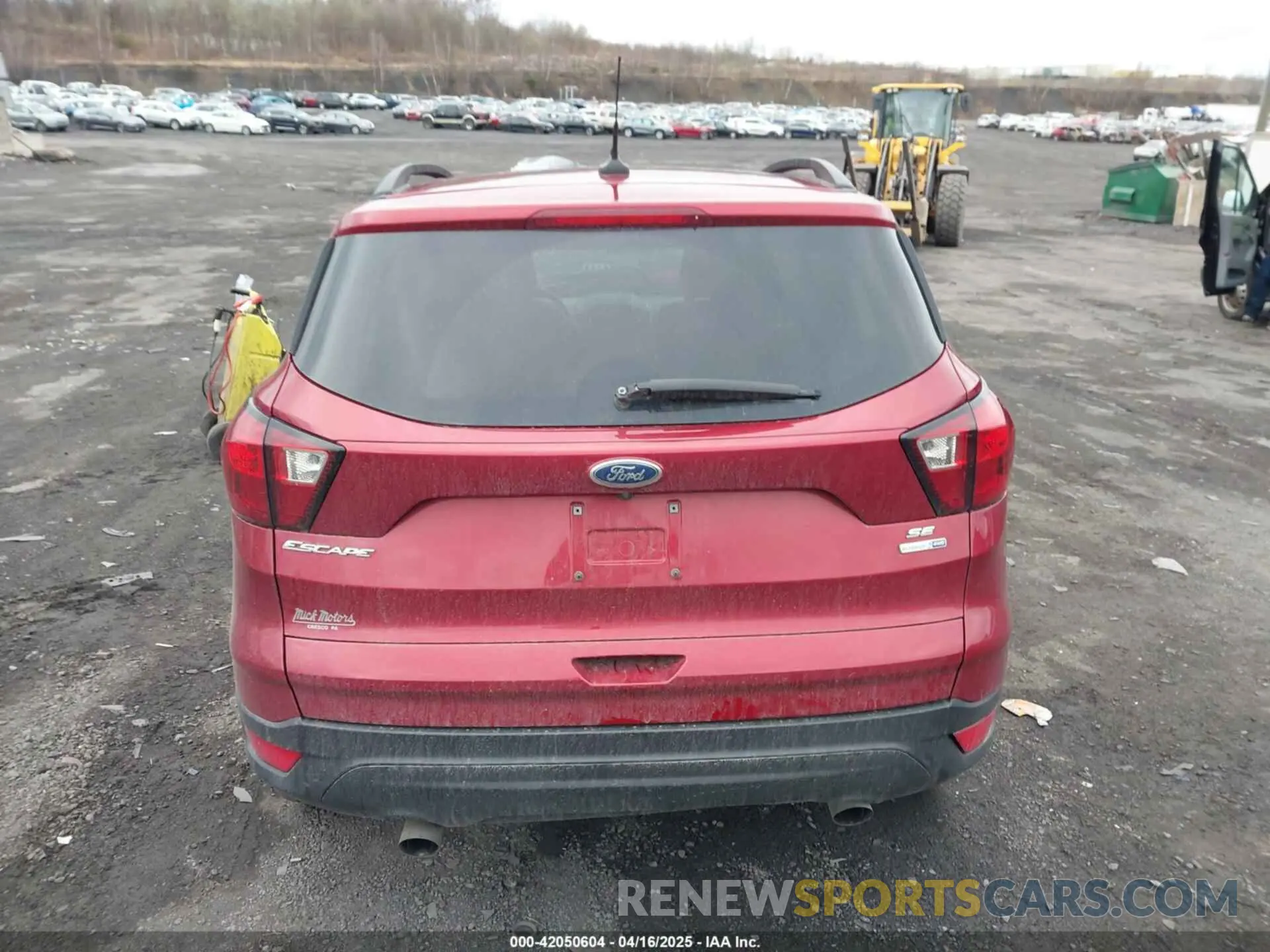 16 Photograph of a damaged car 1FMCU9GD0KUC43071 FORD ESCAPE 2019