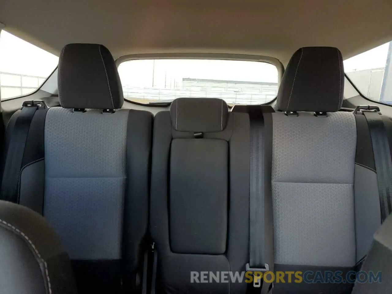 10 Photograph of a damaged car 1FMCU9GD1KUA47219 FORD ESCAPE 2019