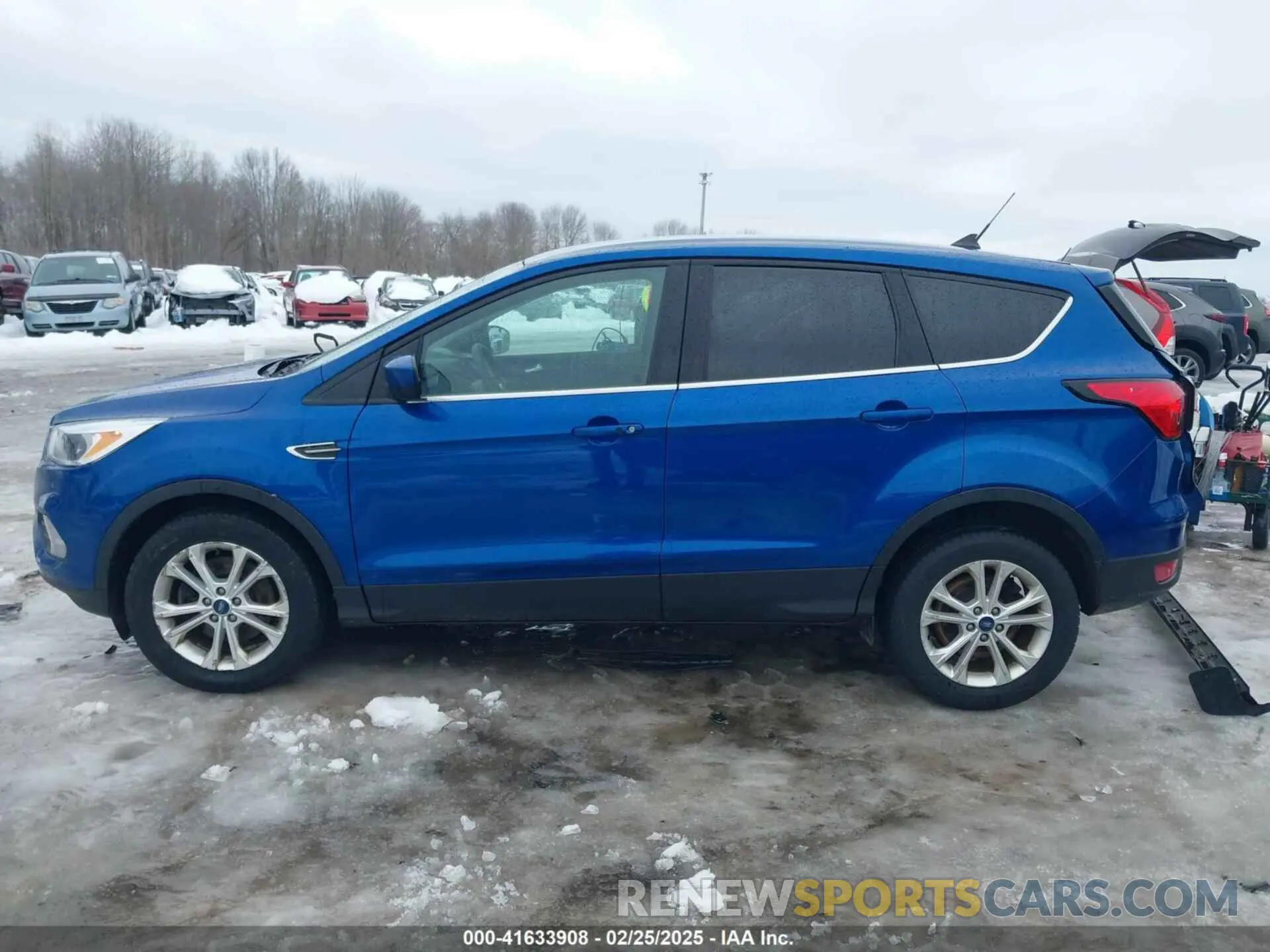 15 Photograph of a damaged car 1FMCU9GD1KUA57846 FORD ESCAPE 2019