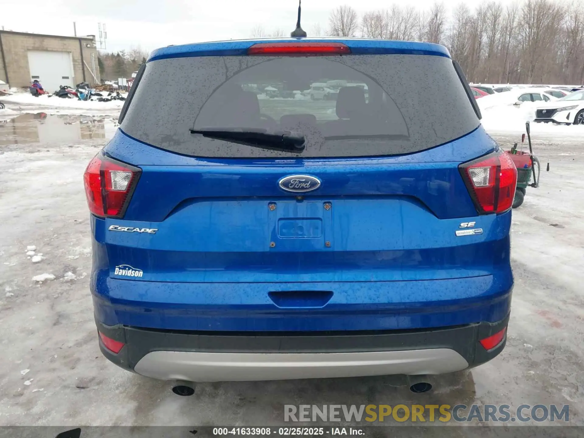 17 Photograph of a damaged car 1FMCU9GD1KUA57846 FORD ESCAPE 2019