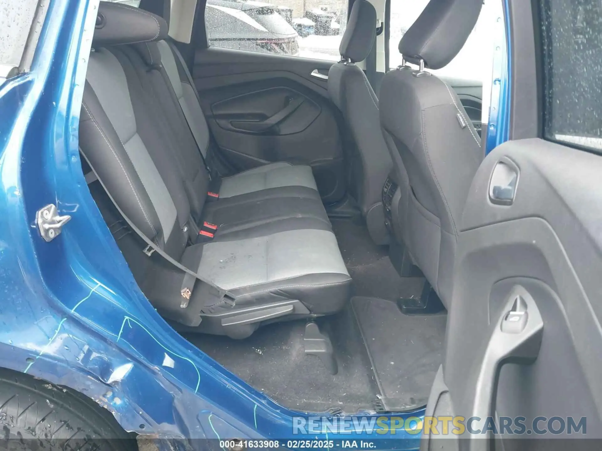 8 Photograph of a damaged car 1FMCU9GD1KUA57846 FORD ESCAPE 2019