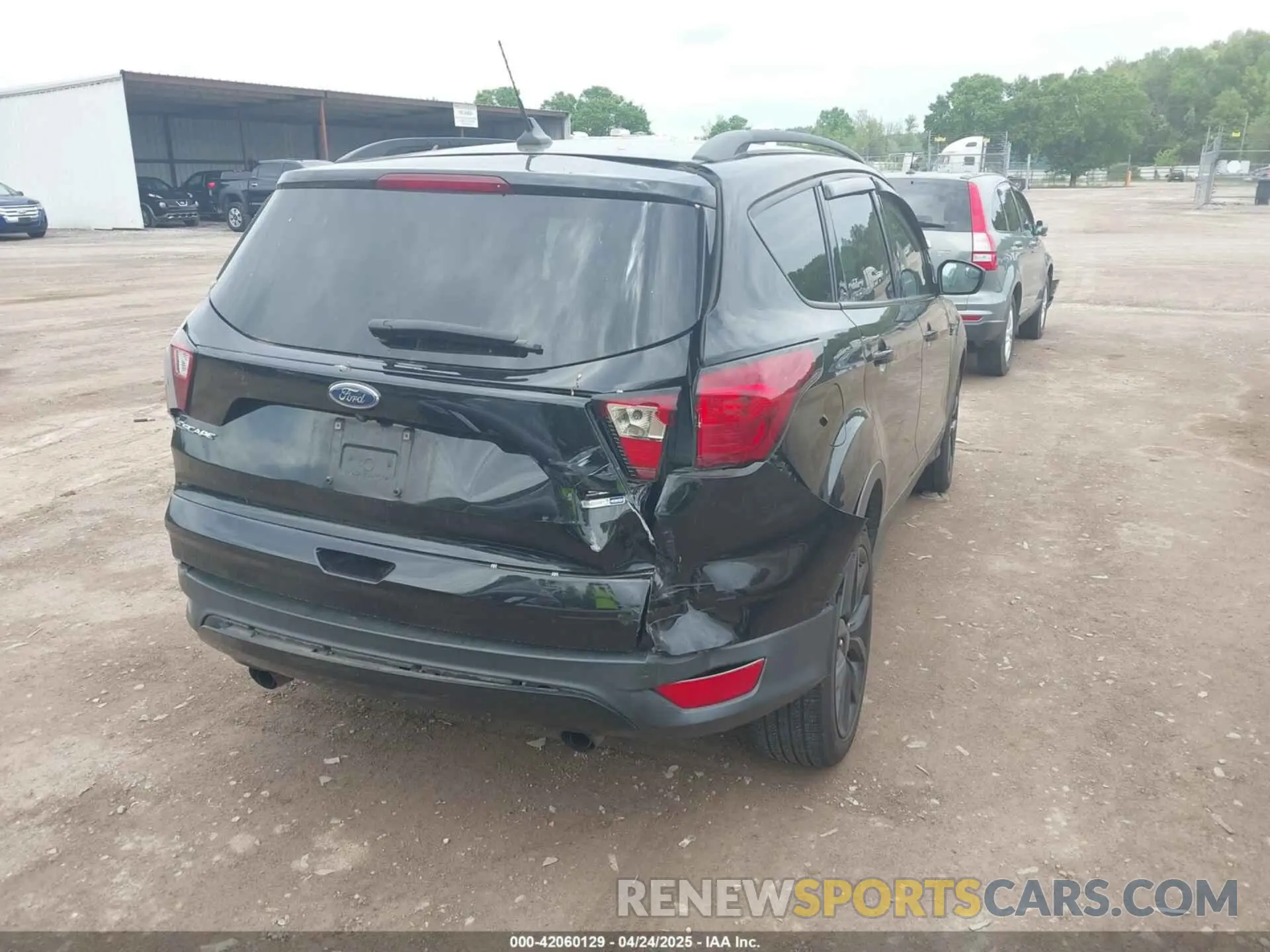 6 Photograph of a damaged car 1FMCU9GD1KUA64828 FORD ESCAPE 2019