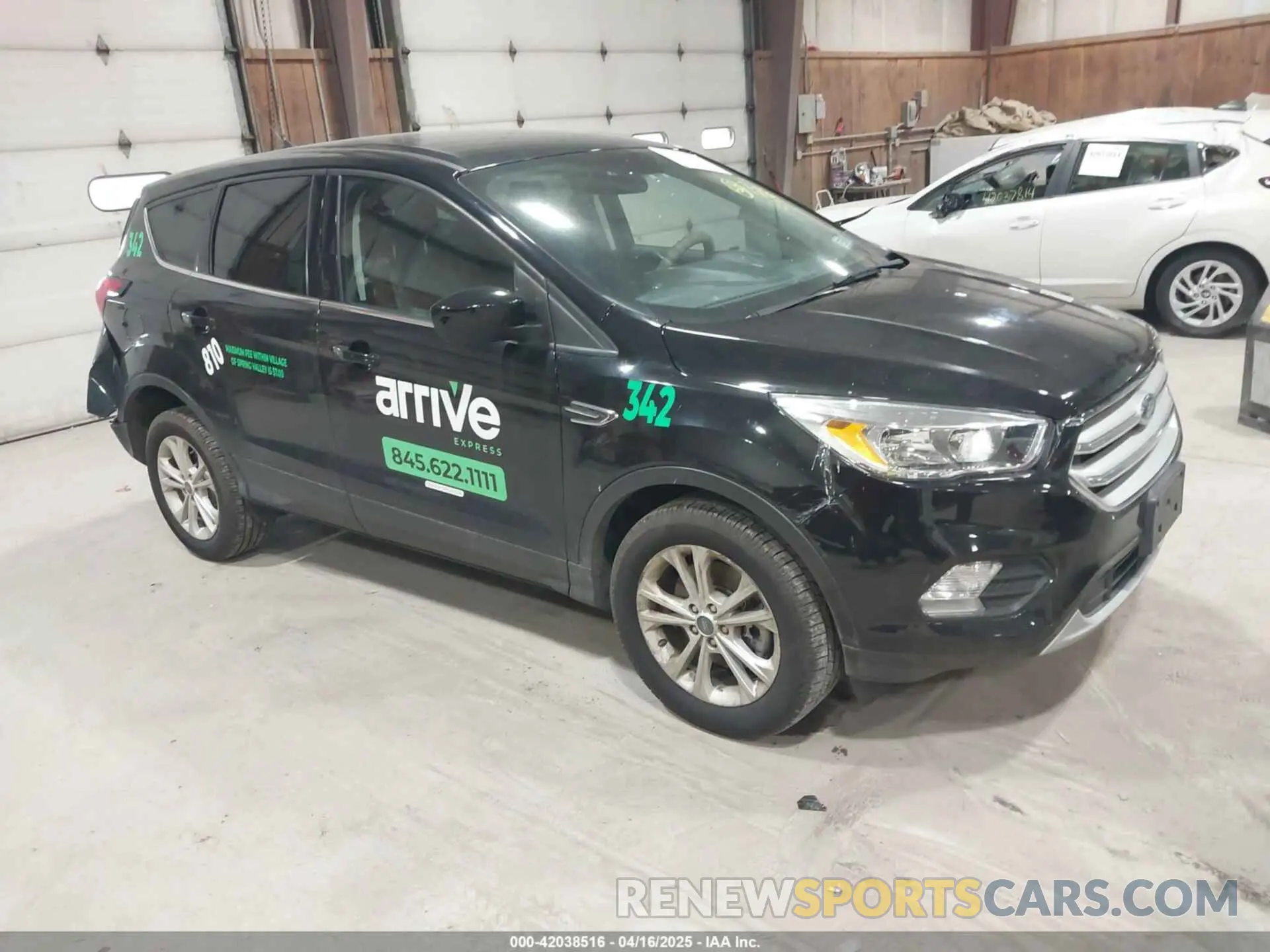 1 Photograph of a damaged car 1FMCU9GD1KUA85680 FORD ESCAPE 2019