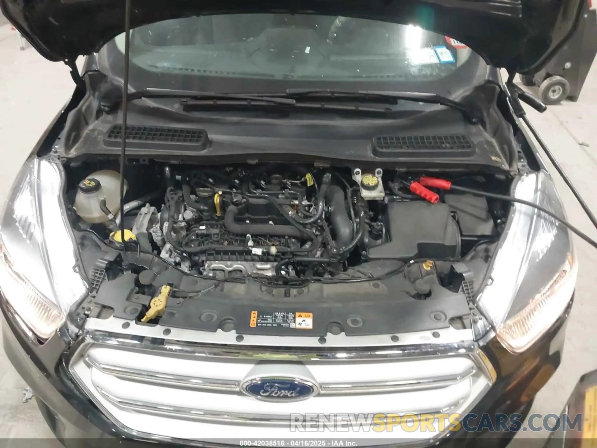 10 Photograph of a damaged car 1FMCU9GD1KUA85680 FORD ESCAPE 2019