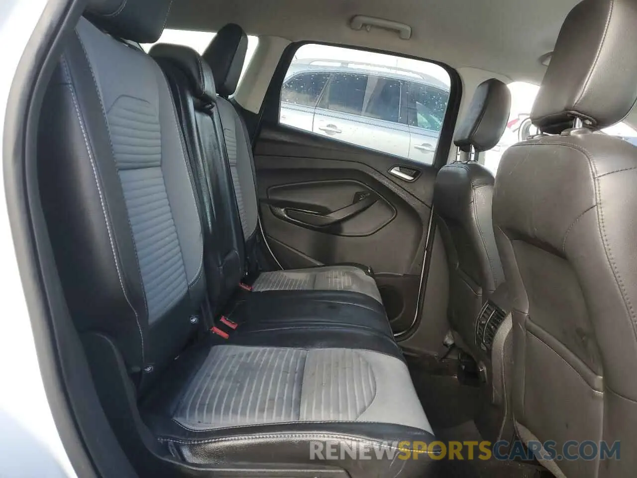 11 Photograph of a damaged car 1FMCU9GD1KUA97876 FORD ESCAPE 2019