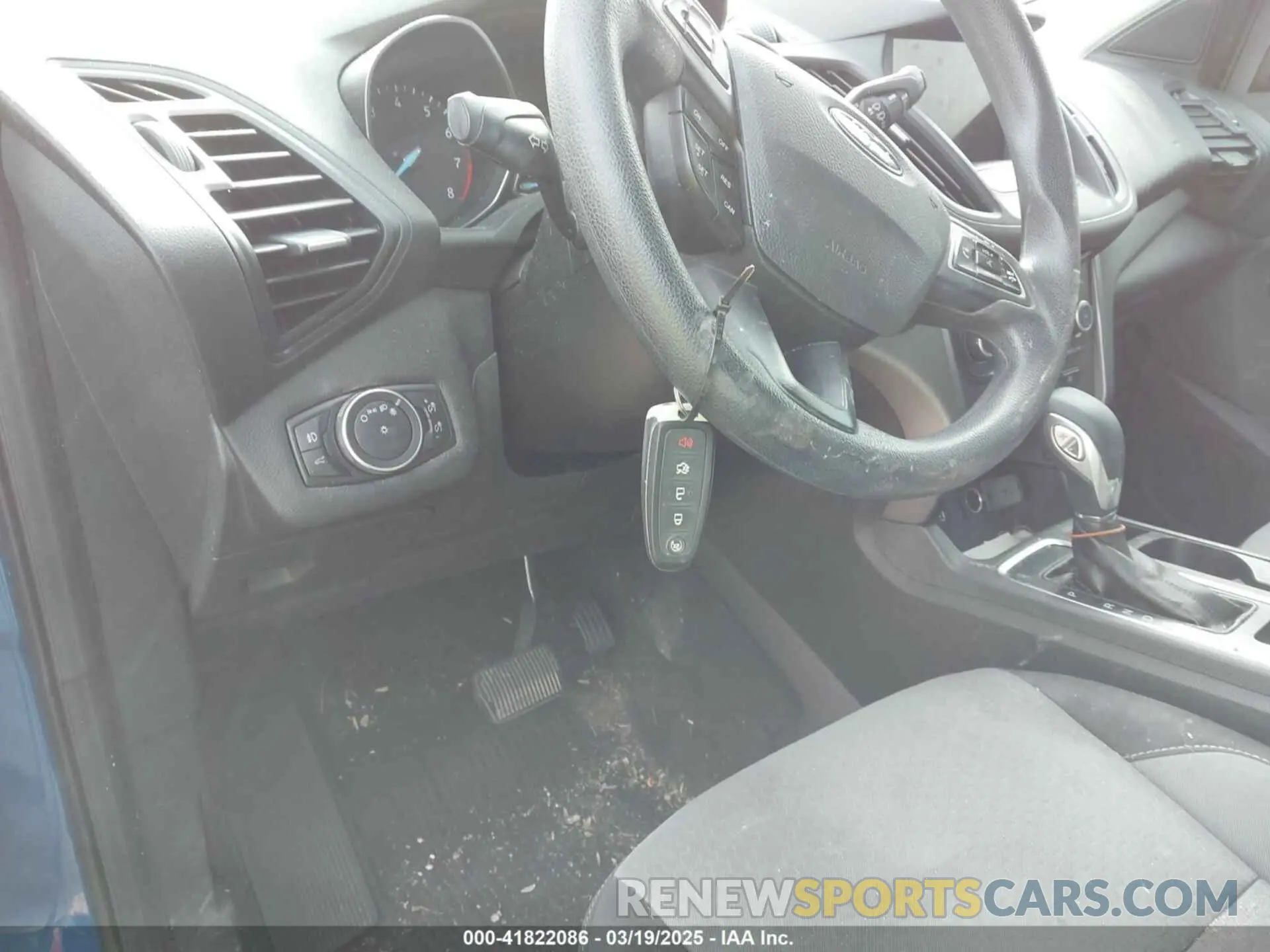 11 Photograph of a damaged car 1FMCU9GD1KUA98591 FORD ESCAPE 2019