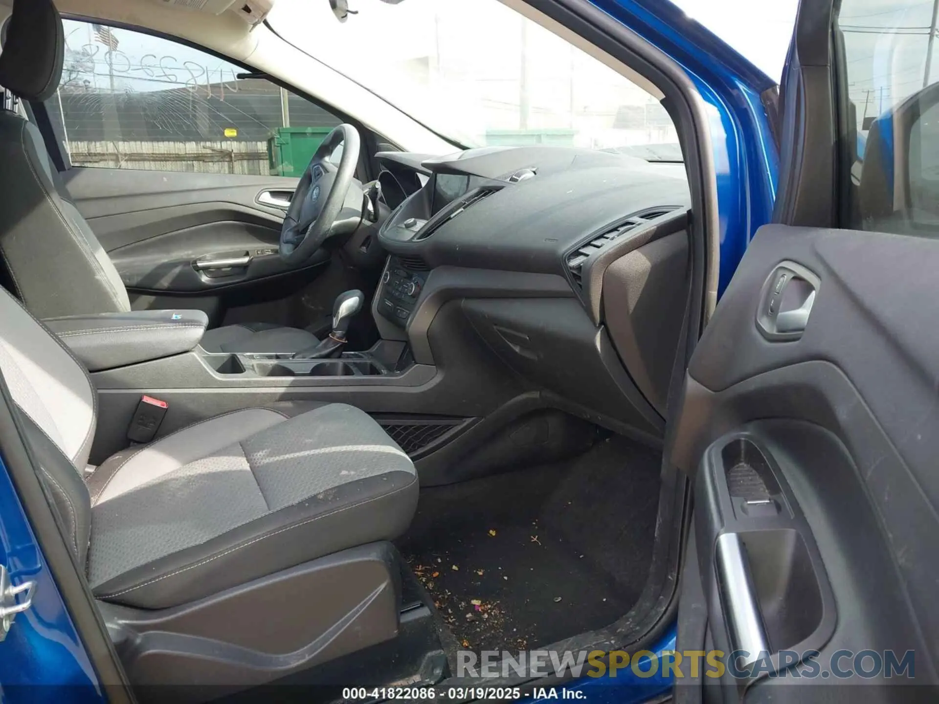 5 Photograph of a damaged car 1FMCU9GD1KUA98591 FORD ESCAPE 2019