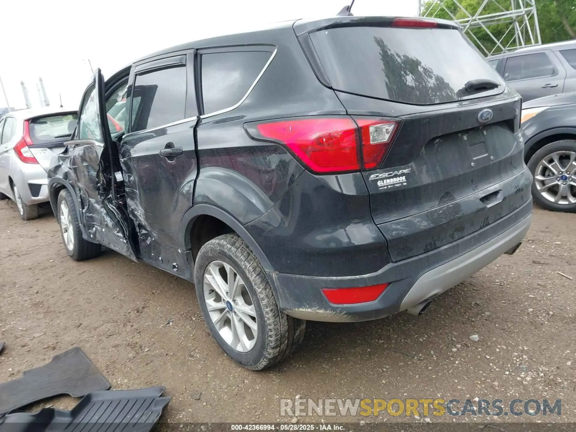 3 Photograph of a damaged car 1FMCU9GD1KUB06835 FORD ESCAPE 2019