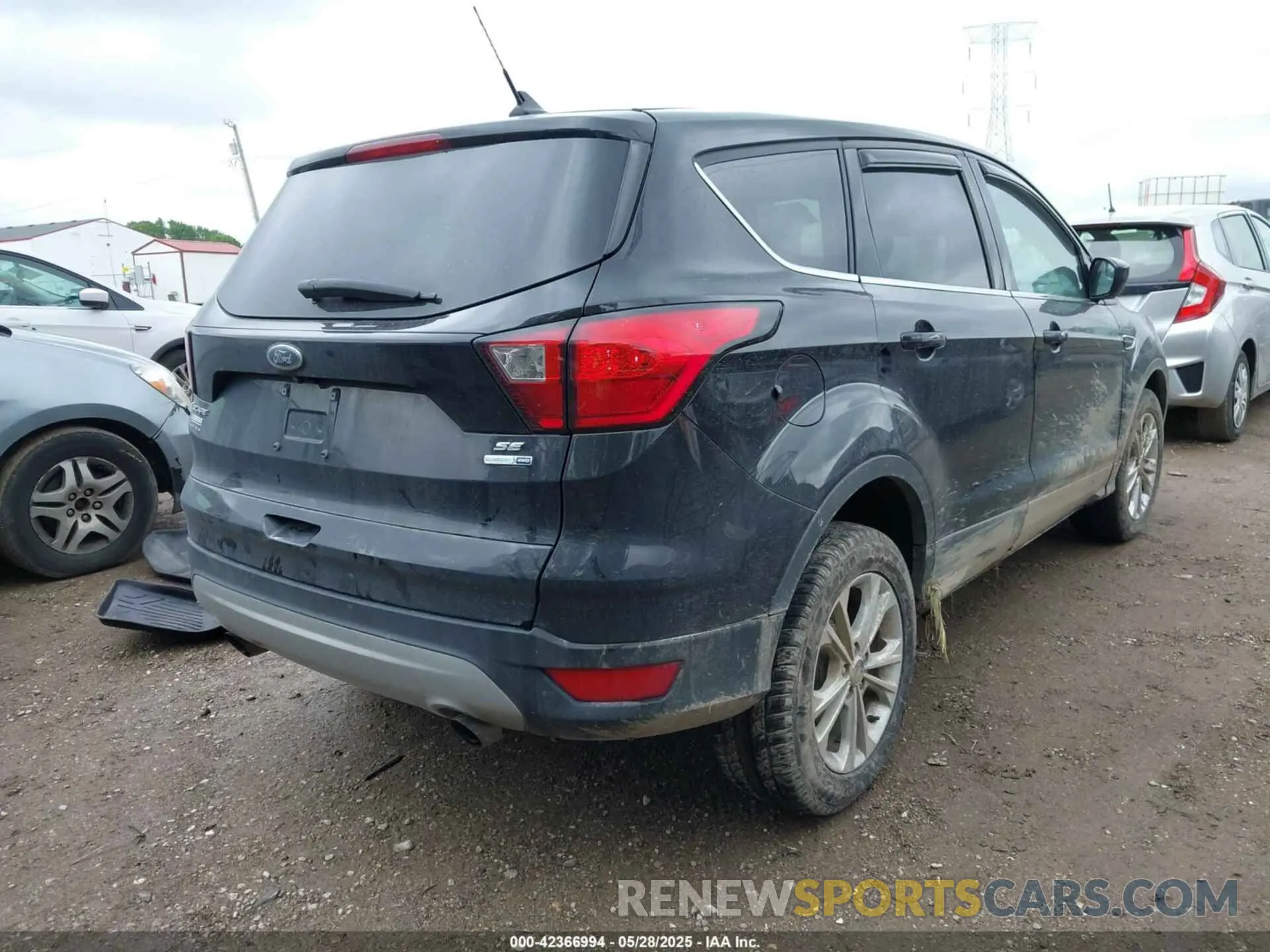 4 Photograph of a damaged car 1FMCU9GD1KUB06835 FORD ESCAPE 2019