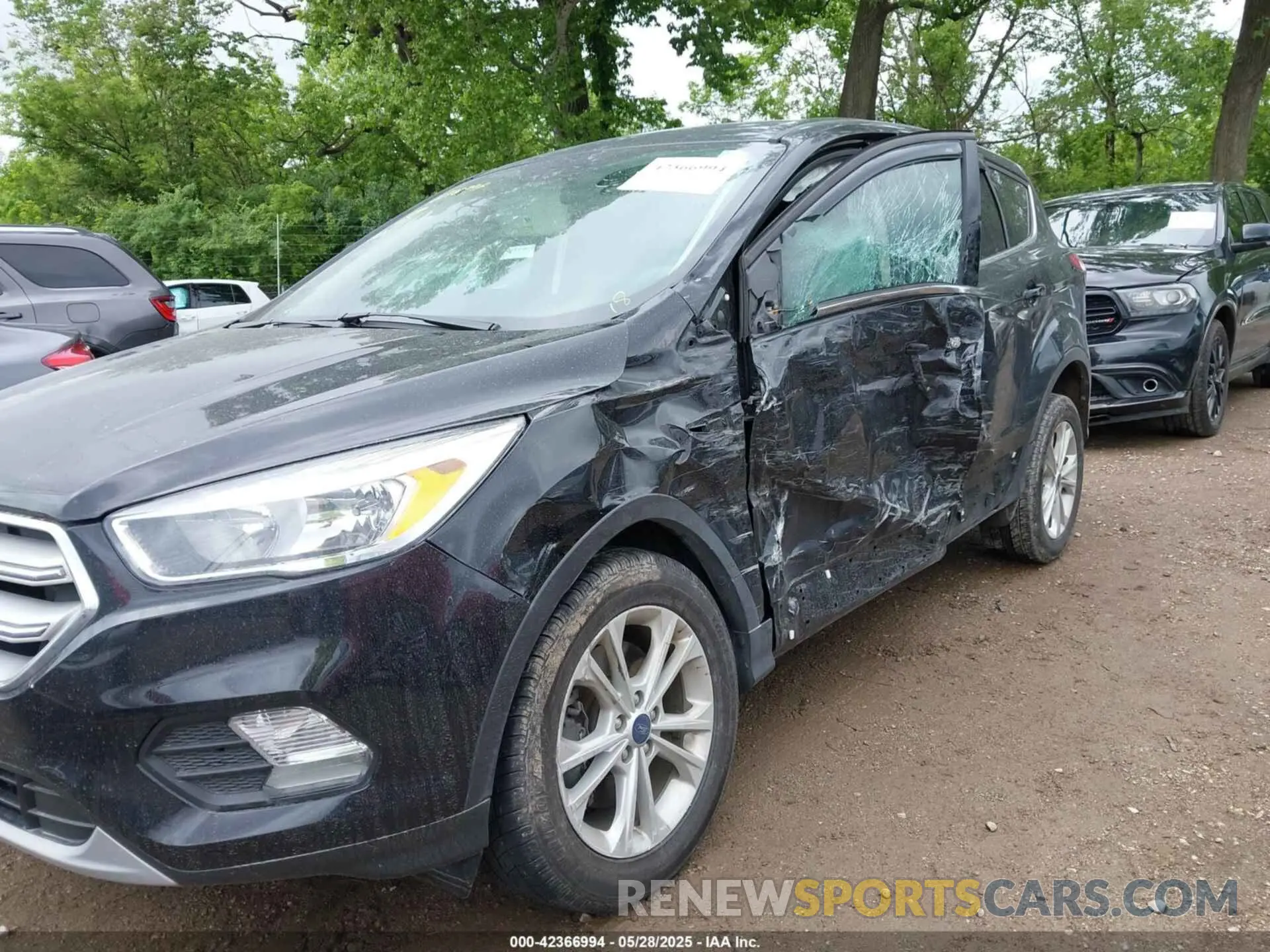 6 Photograph of a damaged car 1FMCU9GD1KUB06835 FORD ESCAPE 2019